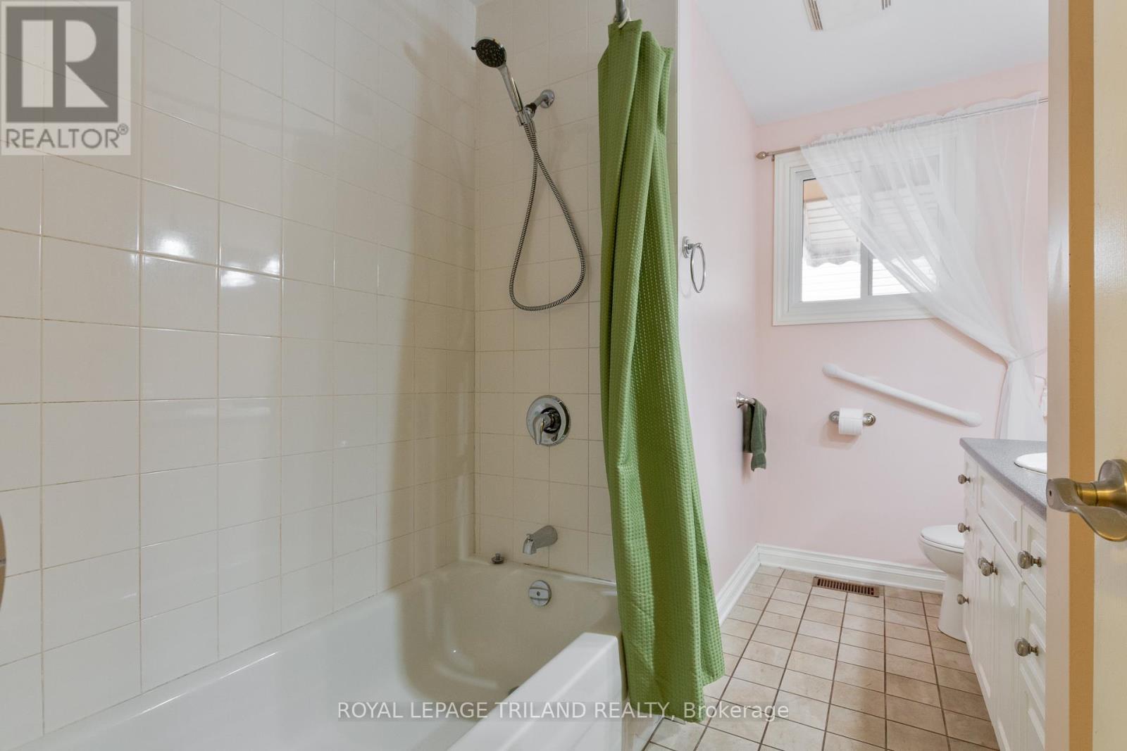 725 St Stephens Drive, London South (South Y), Ontario  N6E 1V6 - Photo 25 - X12460051