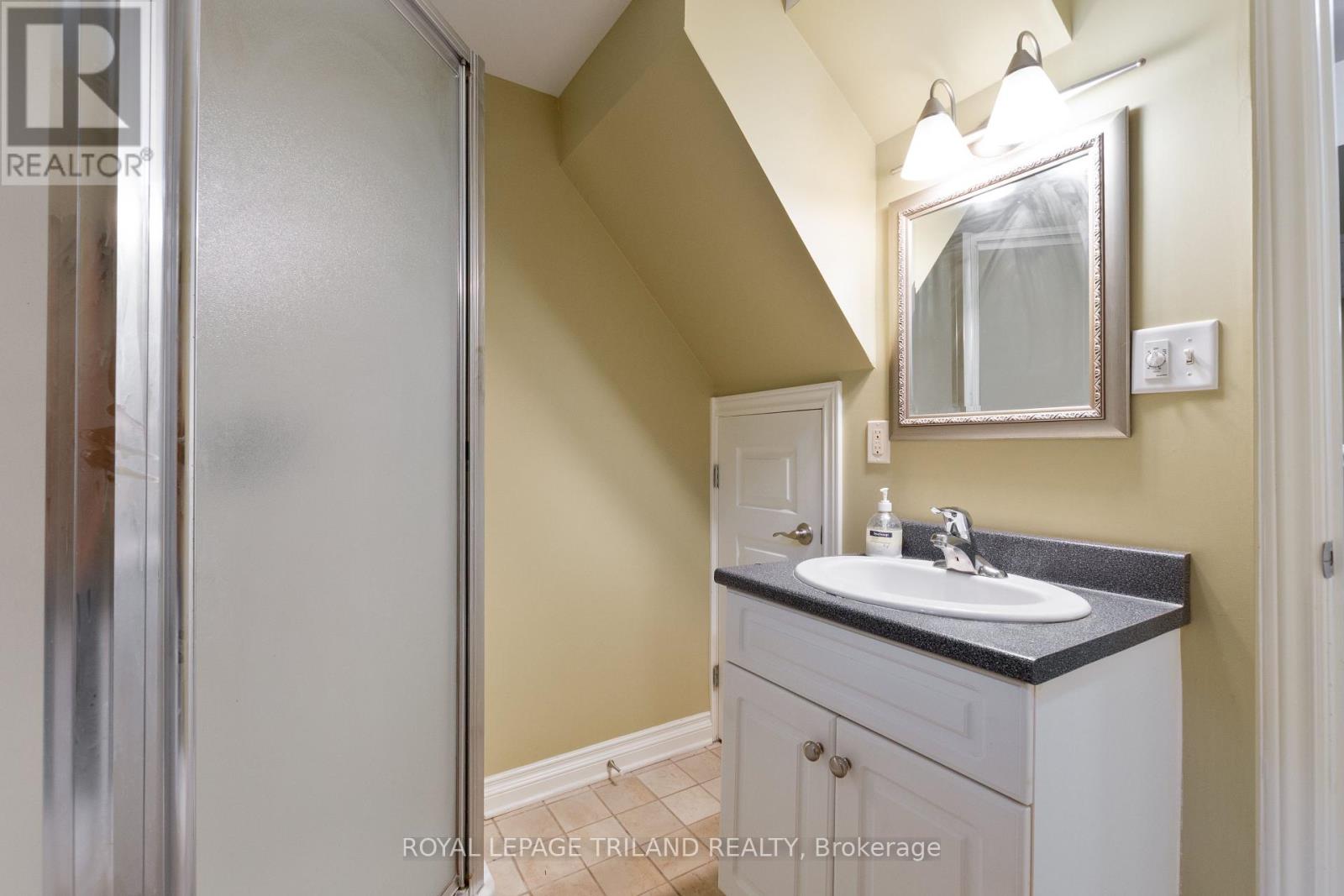 725 St Stephens Drive, London South (South Y), Ontario  N6E 1V6 - Photo 31 - X12460051