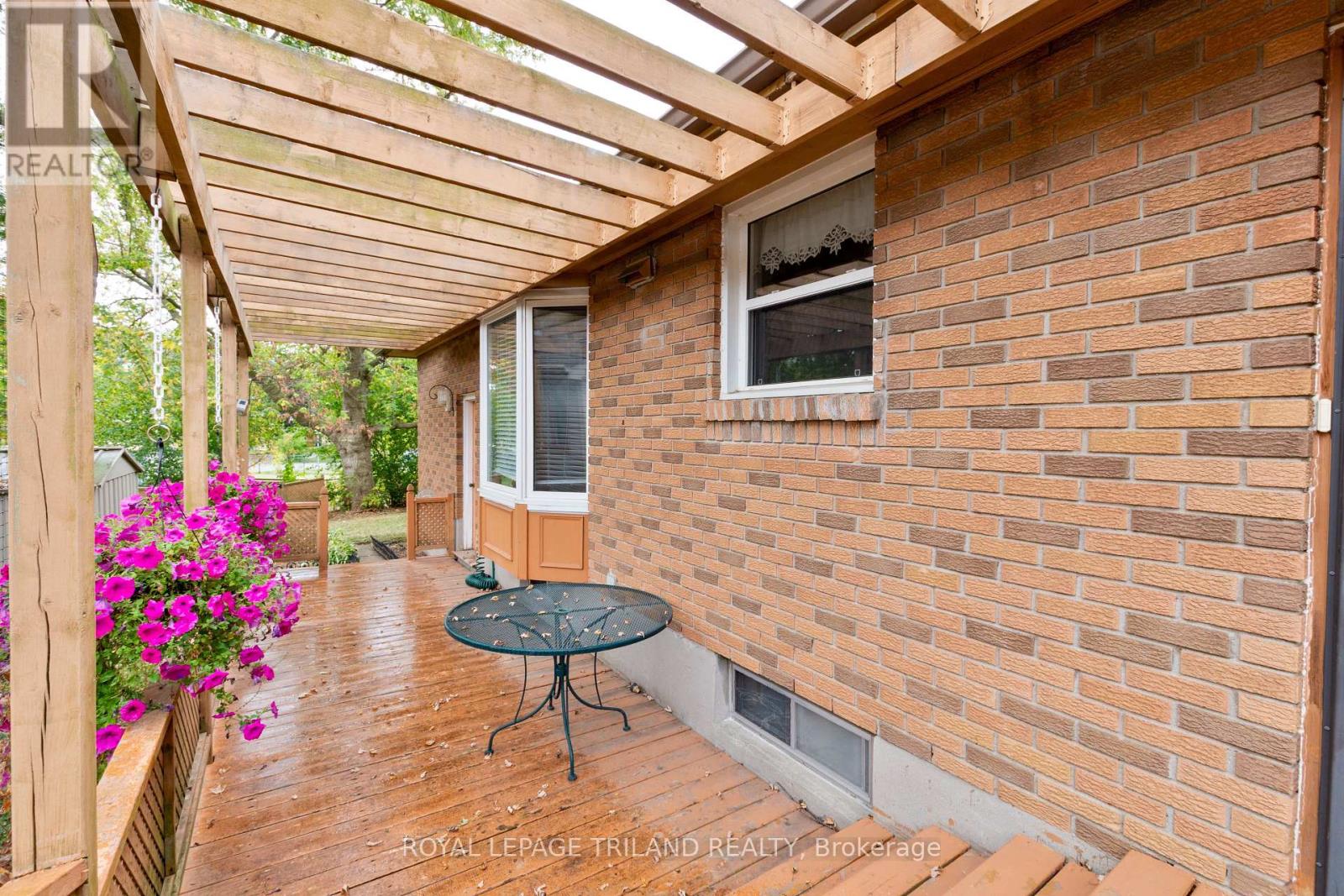 725 St Stephens Drive, London South (South Y), Ontario  N6E 1V6 - Photo 45 - X12460051