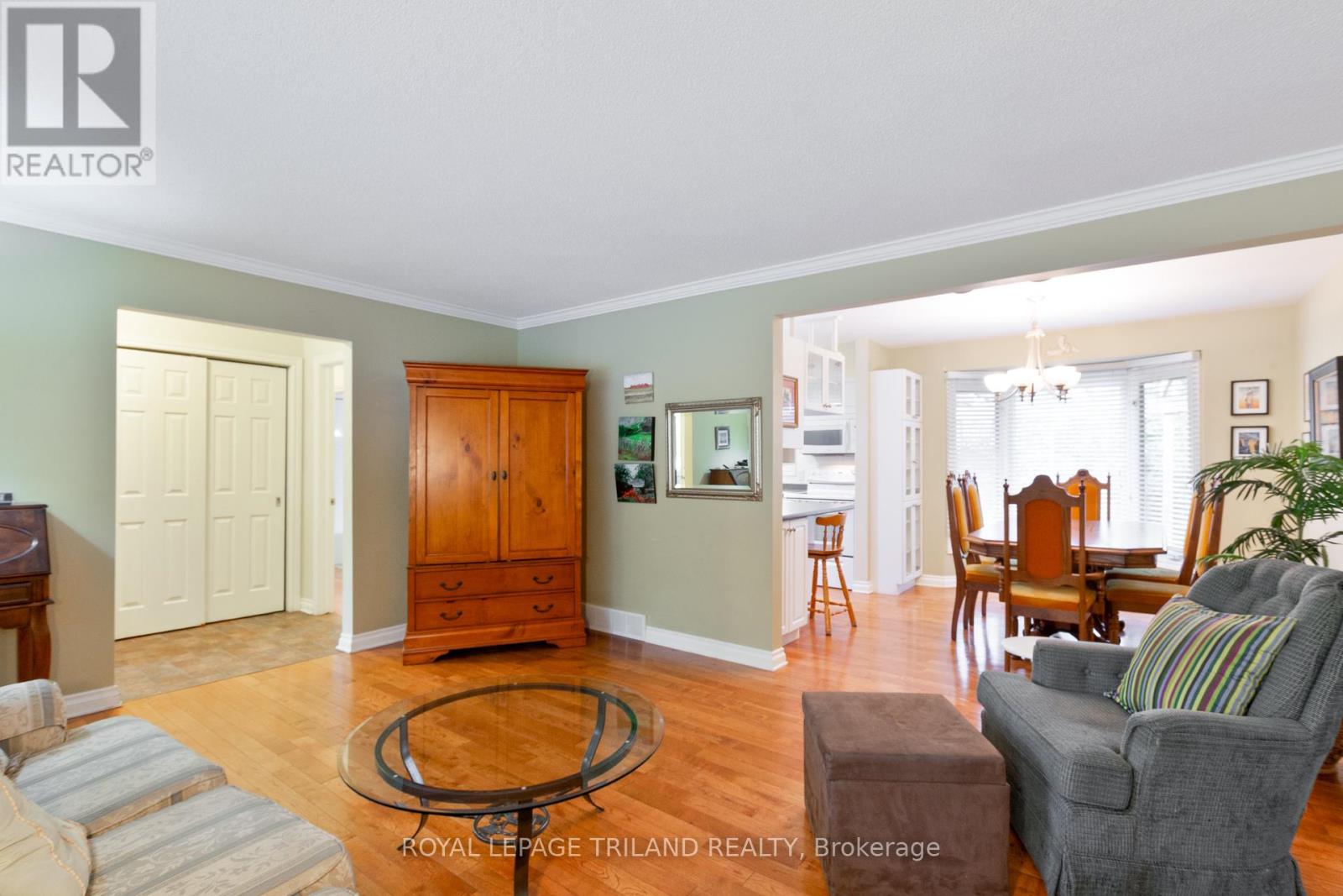 725 St Stephens Drive, London South (South Y), Ontario  N6E 1V6 - Photo 9 - X12460051