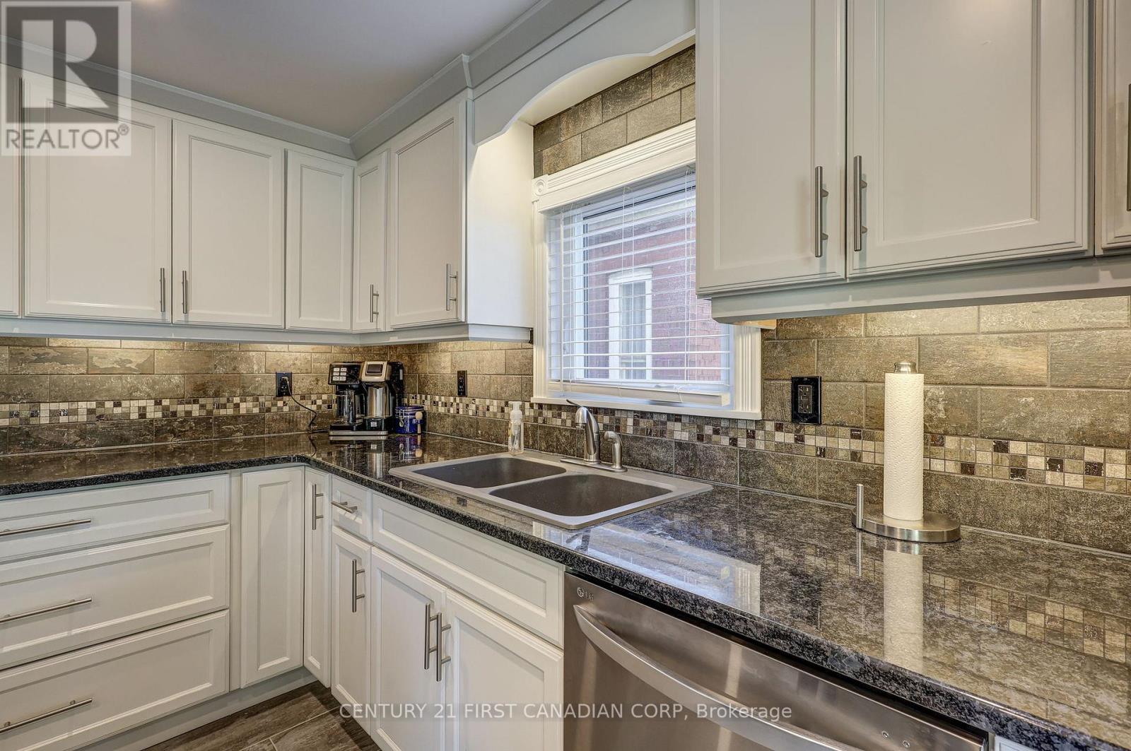 145 Arundell Street, London East (East M), Ontario  N5Z 2K1 - Photo 16 - X12460066
