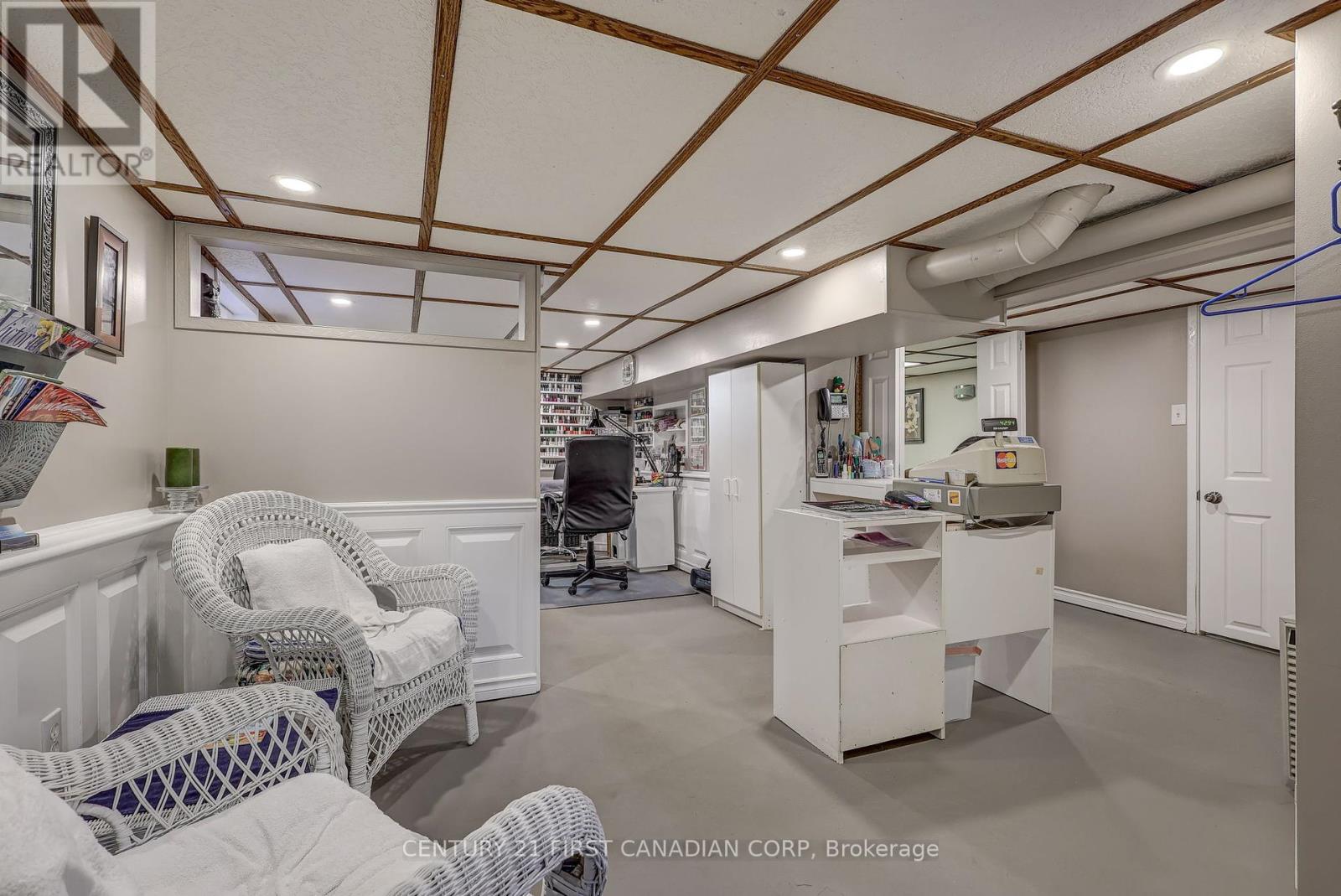 145 Arundell Street, London East (East M), Ontario  N5Z 2K1 - Photo 27 - X12460066