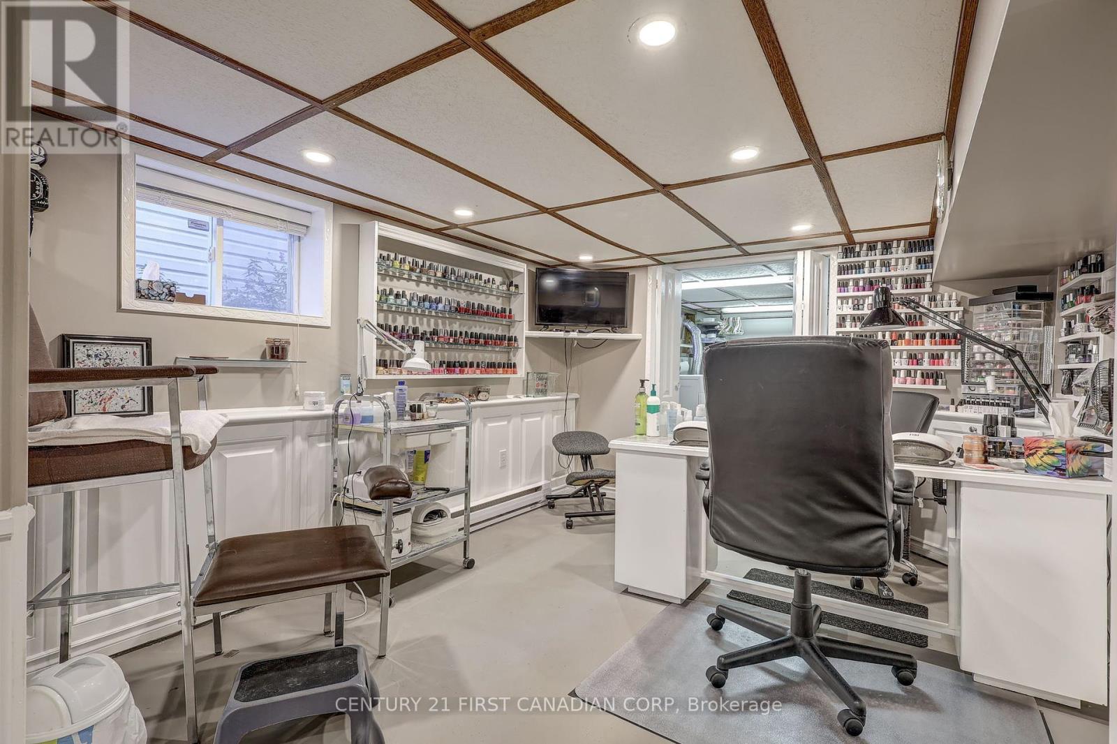 145 Arundell Street, London East (East M), Ontario  N5Z 2K1 - Photo 28 - X12460066