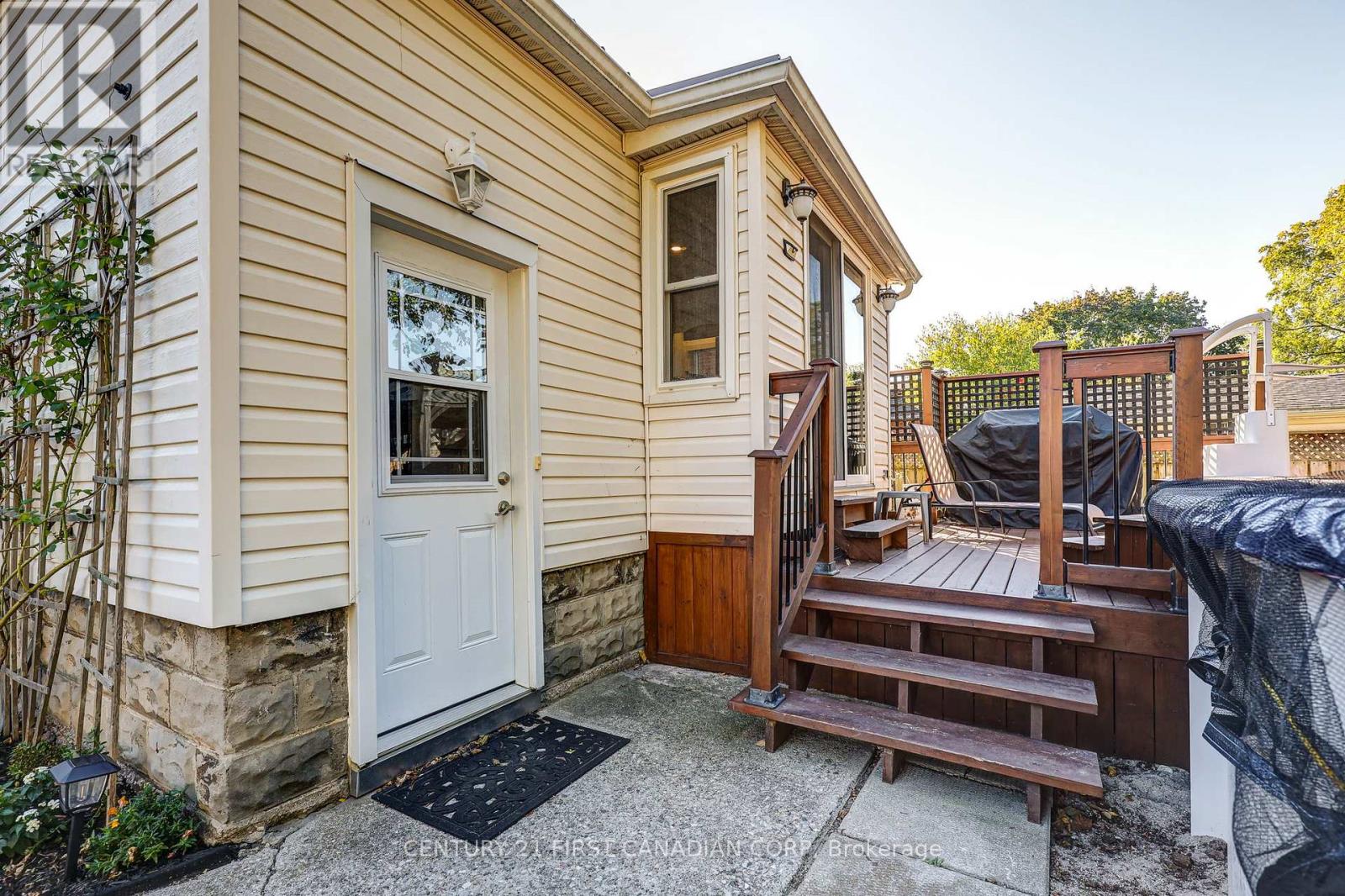 145 Arundell Street, London East (East M), Ontario  N5Z 2K1 - Photo 34 - X12460066