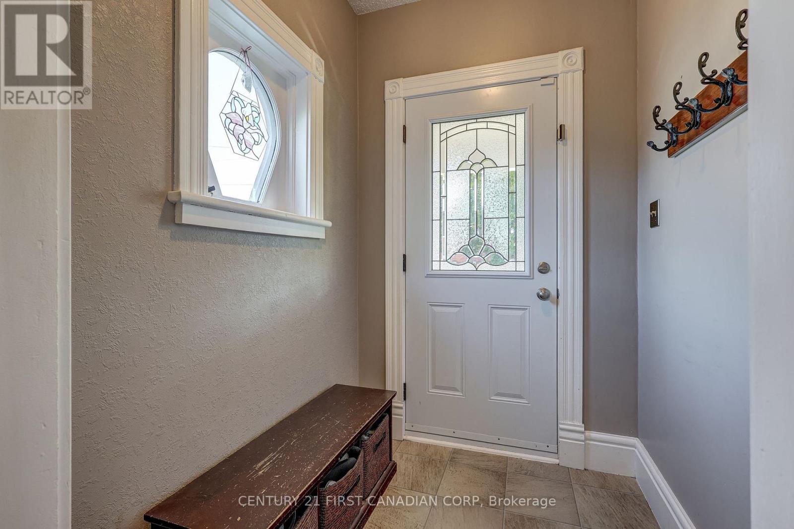 145 Arundell Street, London East (East M), Ontario  N5Z 2K1 - Photo 4 - X12460066