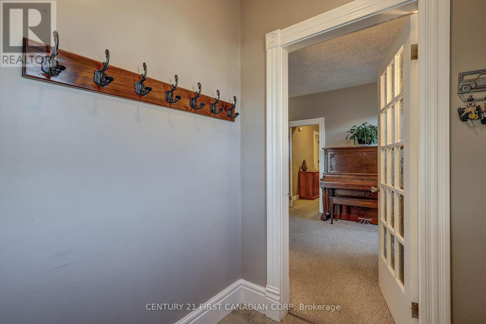 145 Arundell Street, London East (East M), Ontario  N5Z 2K1 - Photo 5 - X12460066