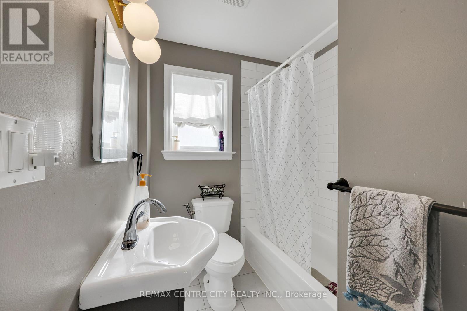 785 Fleet Street, London East, Ontario  N5Y 1R8 - Photo 26 - X12460071