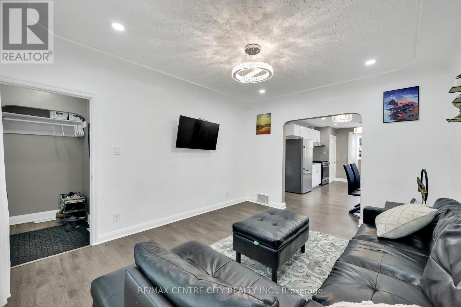 785 Fleet Street, London East, Ontario  N5Y 1R8 - Photo 9 - X12460071