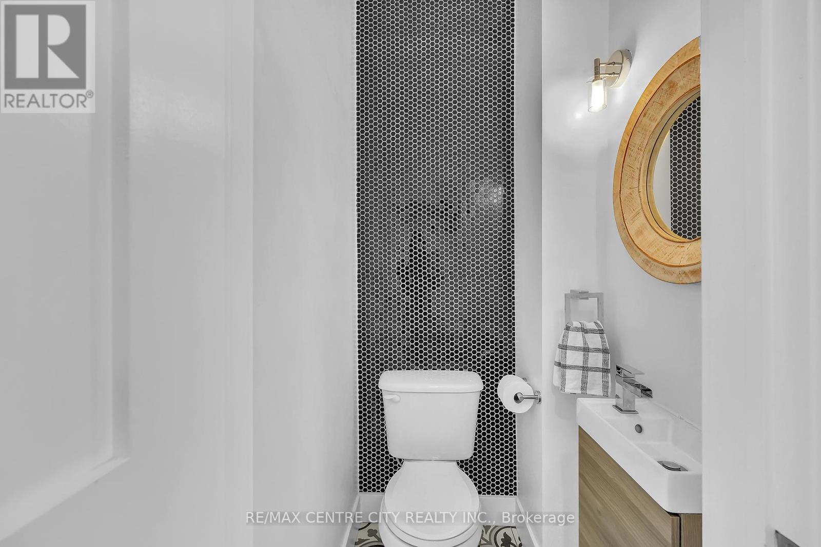 525 Hale Street, London East (East N), Ontario  N5W 1G9 - Photo 18 - X12460111
