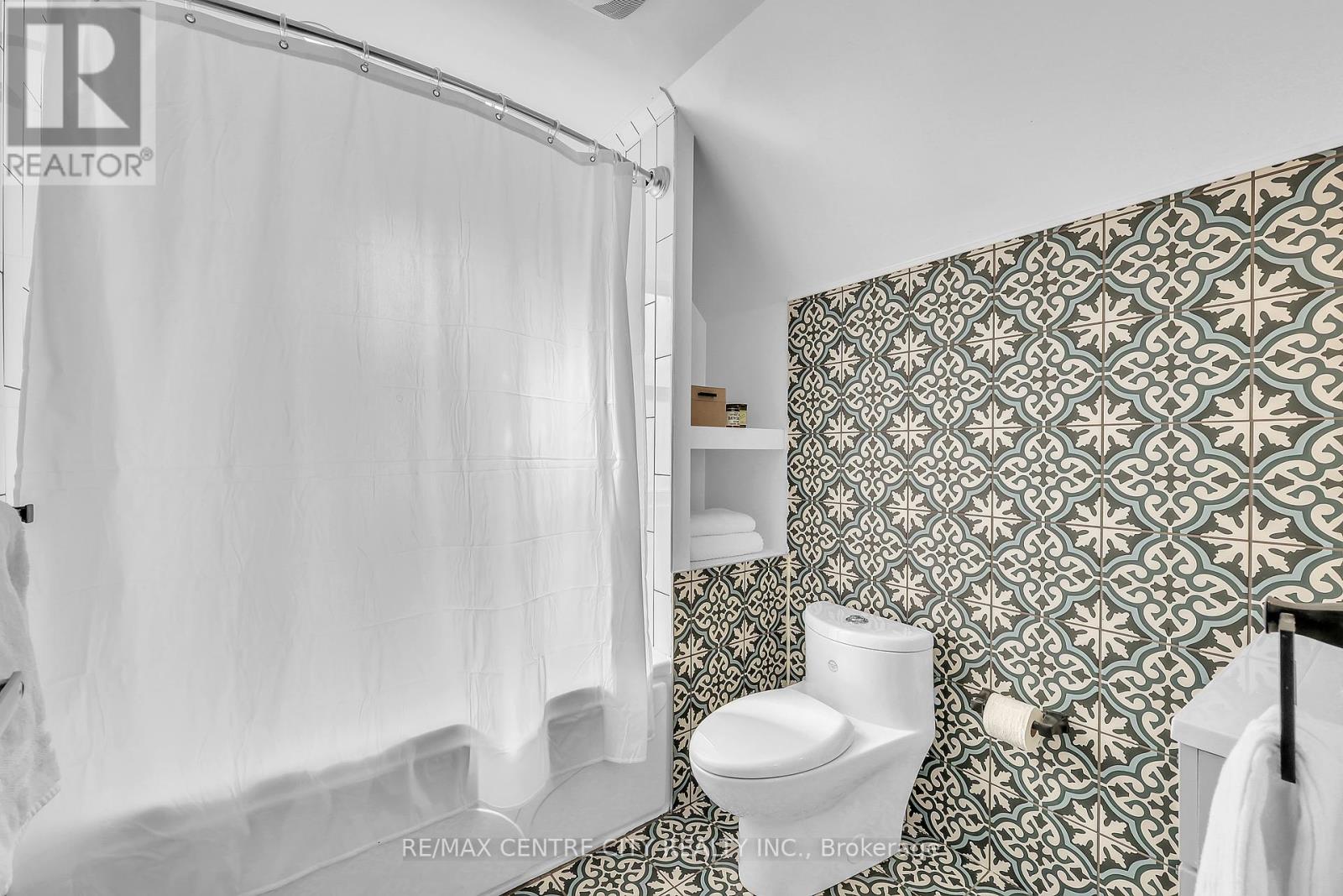 525 Hale Street, London East (East N), Ontario  N5W 1G9 - Photo 23 - X12460111