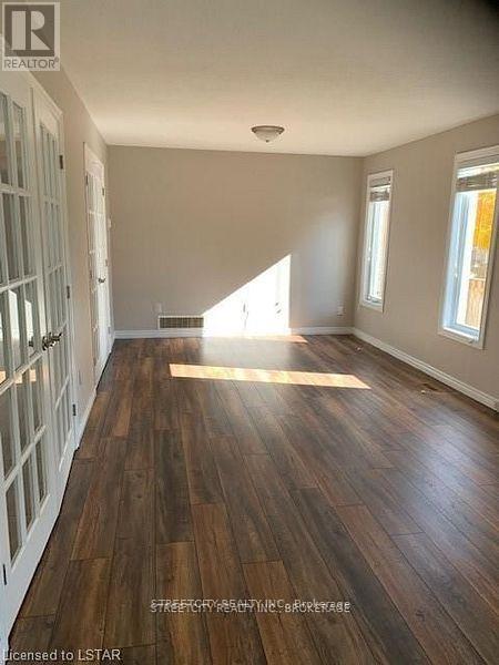 934 Guildwood Boulevard, London North, Ontario  N6H 5S9 - Photo 3 - X12460129