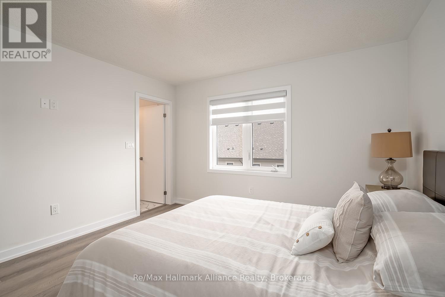 1346 Kaniv Street, Oakville, Ontario  L6M 5R3 - Photo 18 - W12460098