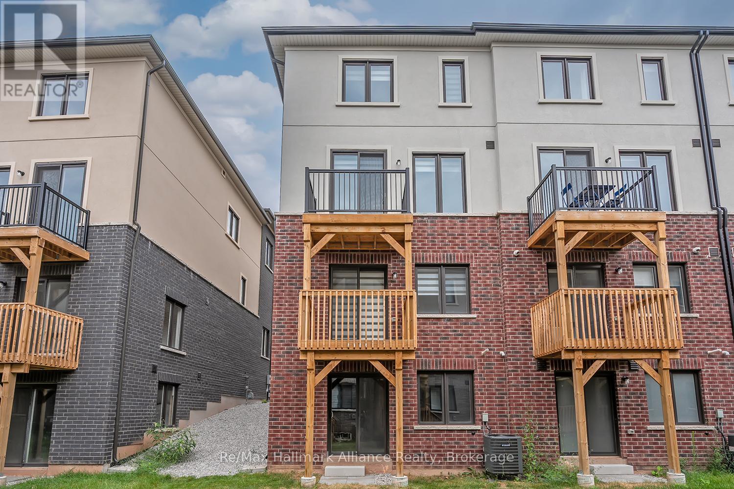 1346 Kaniv Street, Oakville, Ontario  L6M 5R3 - Photo 33 - W12460098