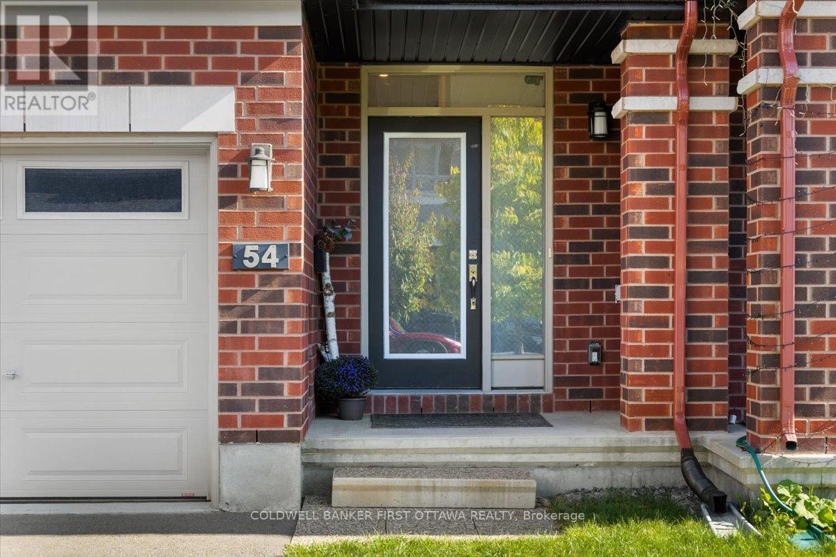 54 Bergschrund Walk, Ottawa, Ontario  K1W 0P9 - Photo 2 - X12460075