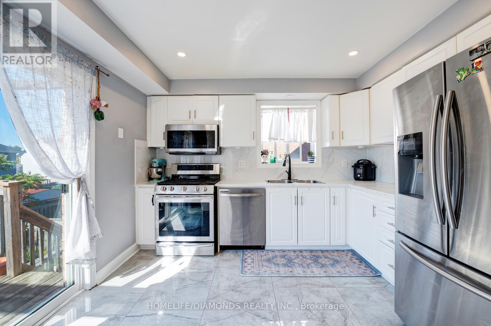 68 Heritage Court, Barrie, Ontario  L4N 0E3 - Photo 15 - S12457746
