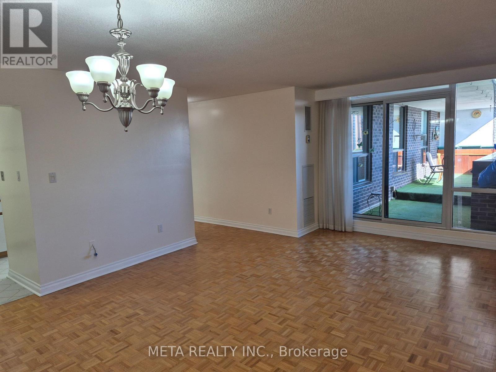 910 - 1535 Lakeshore Road E, Mississauga, Ontario  L5E 3E2 - Photo 8 - W12459655
