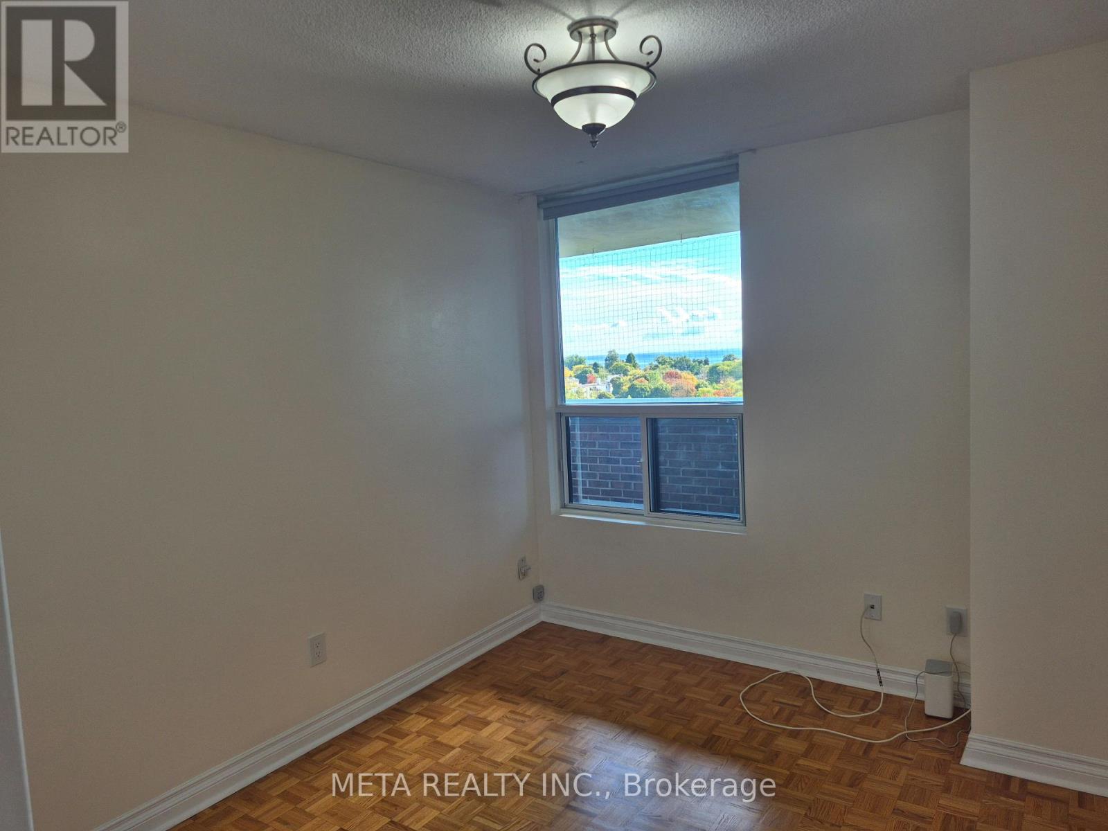 910 - 1535 Lakeshore Road E, Mississauga, Ontario  L5E 3E2 - Photo 10 - W12459655