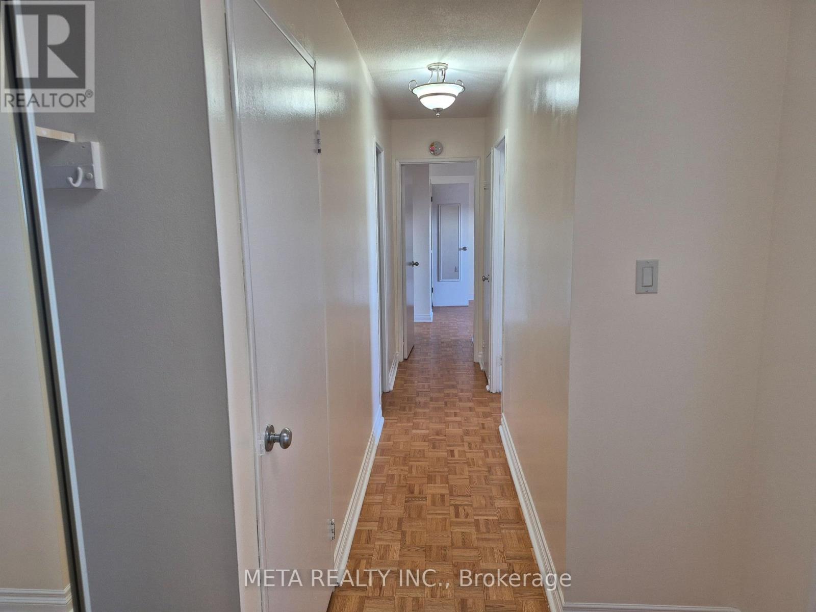 910 - 1535 Lakeshore Road E, Mississauga, Ontario  L5E 3E2 - Photo 2 - W12459655