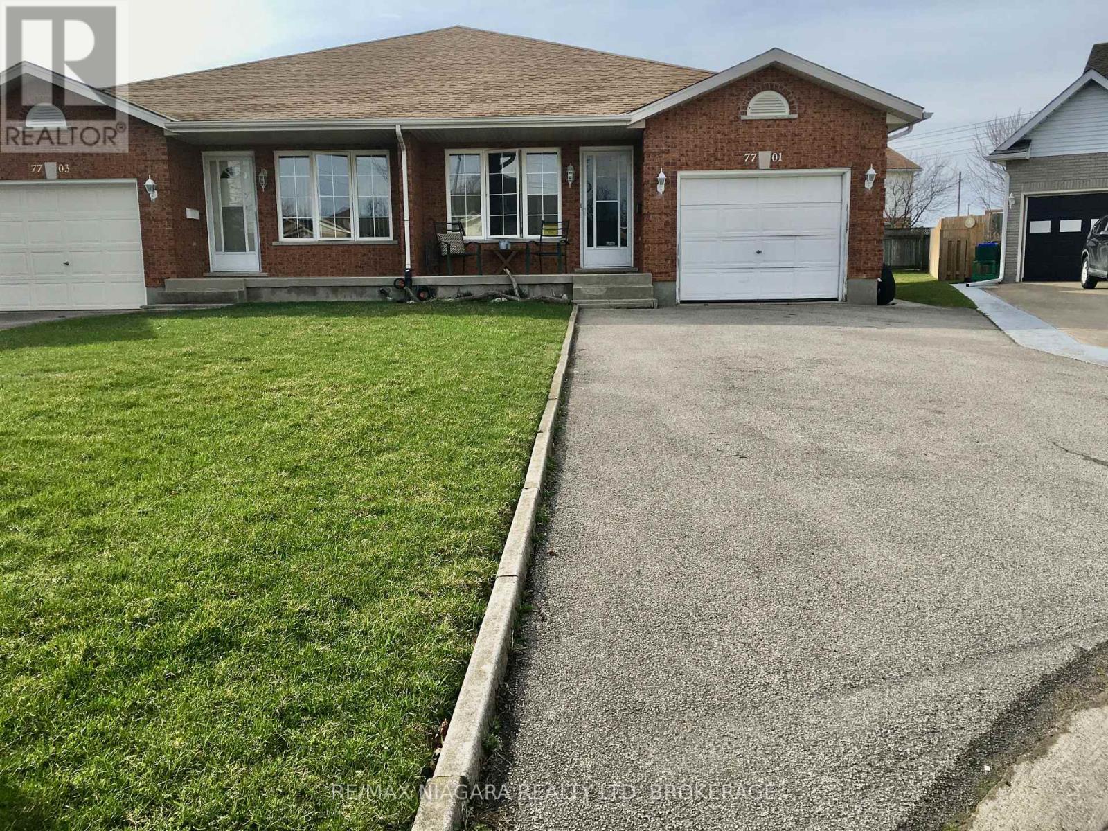 7701 Cortina Crescent, Niagara Falls, Ontario  L2H 3B4 - Photo 2 - X12460113