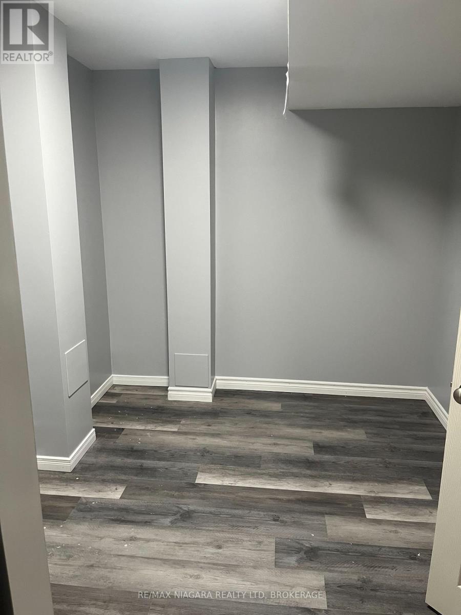 7701 Cortina Crescent, Niagara Falls, Ontario  L2H 3B4 - Photo 24 - X12460113