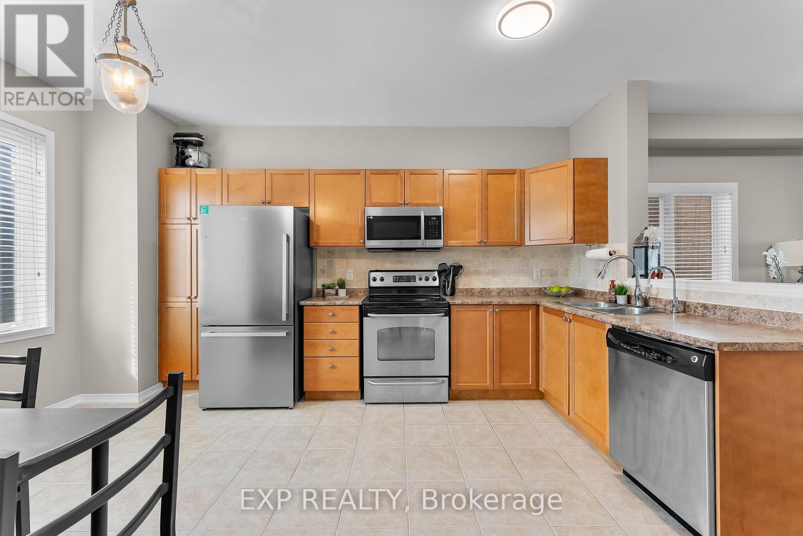 9 - 170 Dewitt Road, Hamilton (Stoney Creek), Ontario  L8E 0B4 - Photo 5 - X12460185