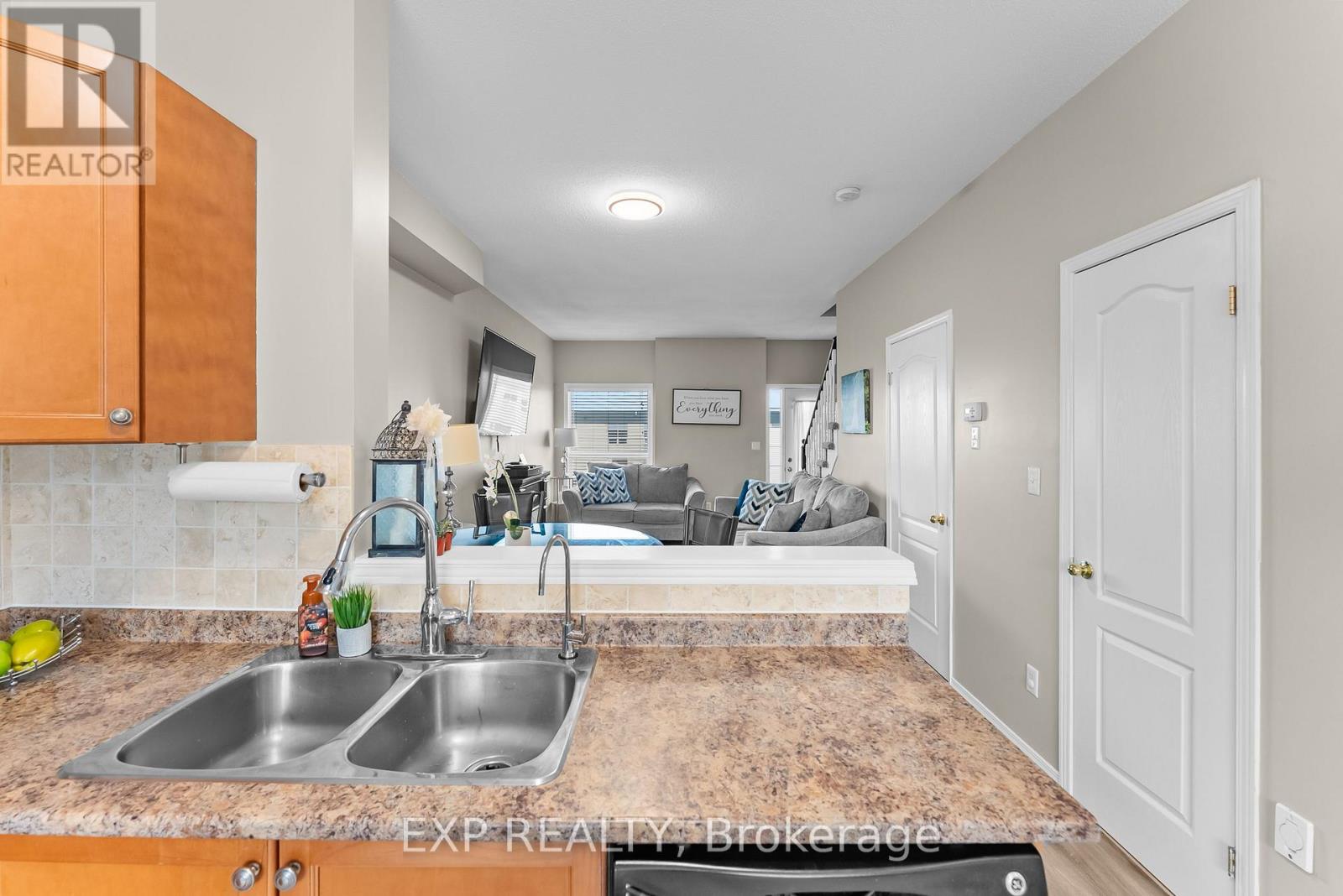 9 - 170 Dewitt Road, Hamilton (Stoney Creek), Ontario  L8E 0B4 - Photo 8 - X12460185