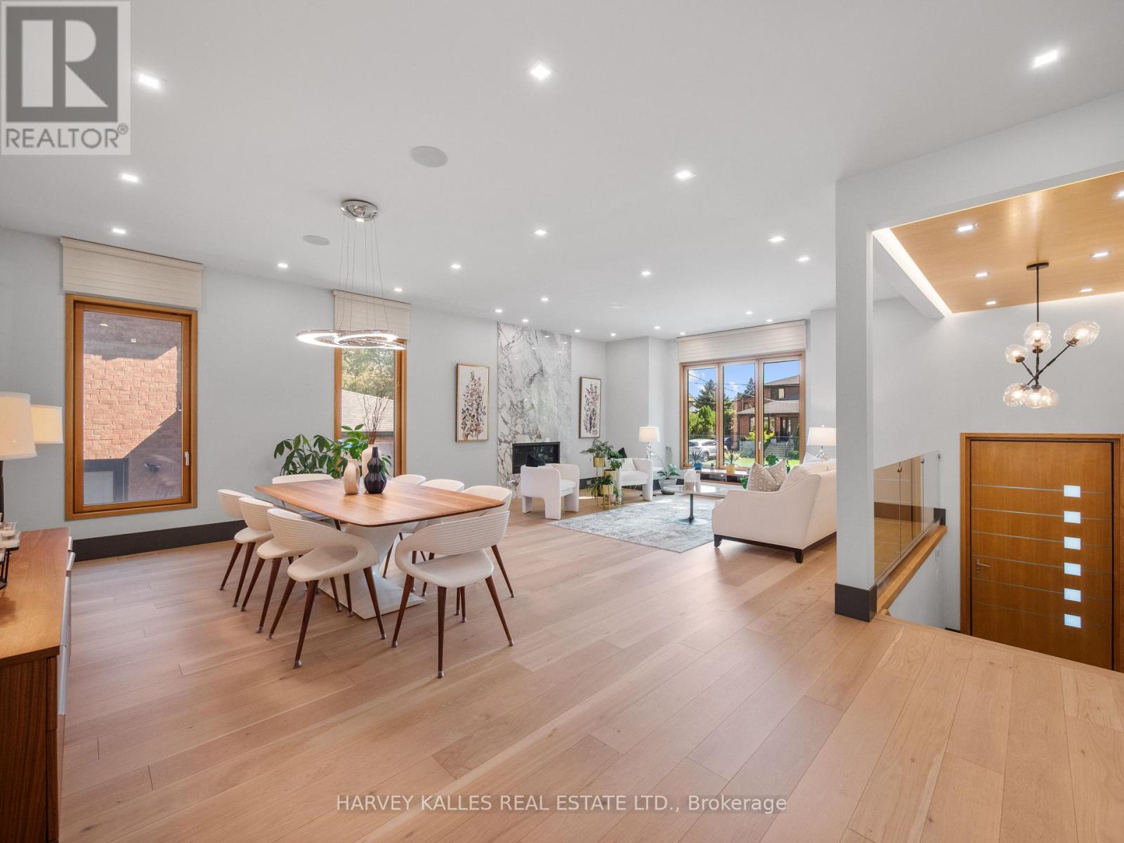 170 Burndale Avenue, Toronto (Lansing-Westgate), Ontario  M2N 1T2 - Photo 4 - C12459918
