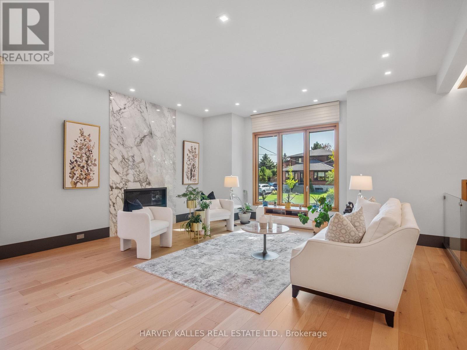 170 Burndale Avenue, Toronto (Lansing-Westgate), Ontario  M2N 1T2 - Photo 5 - C12459918
