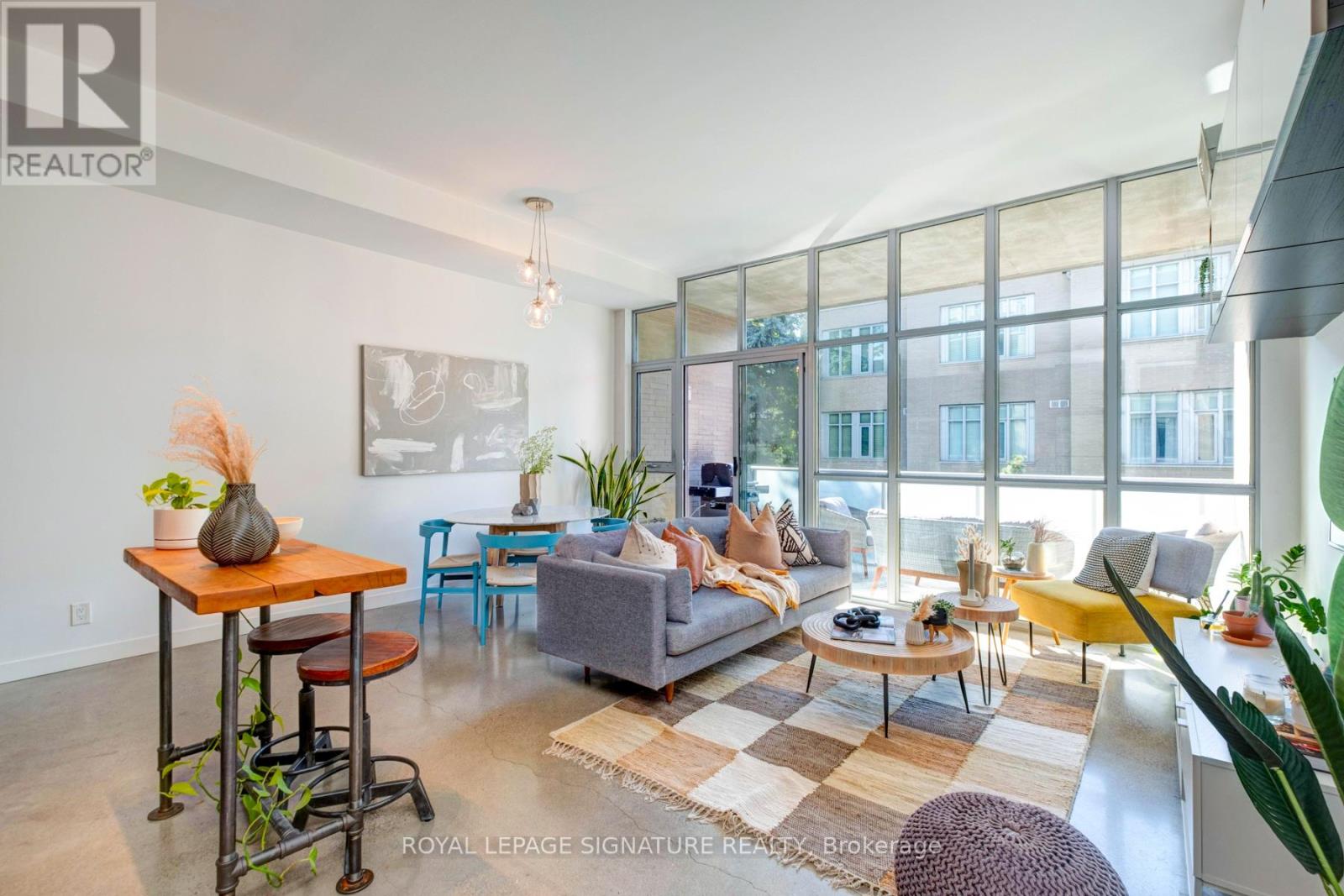 208 - 52 SUMACH STREET, Toronto, Ontario