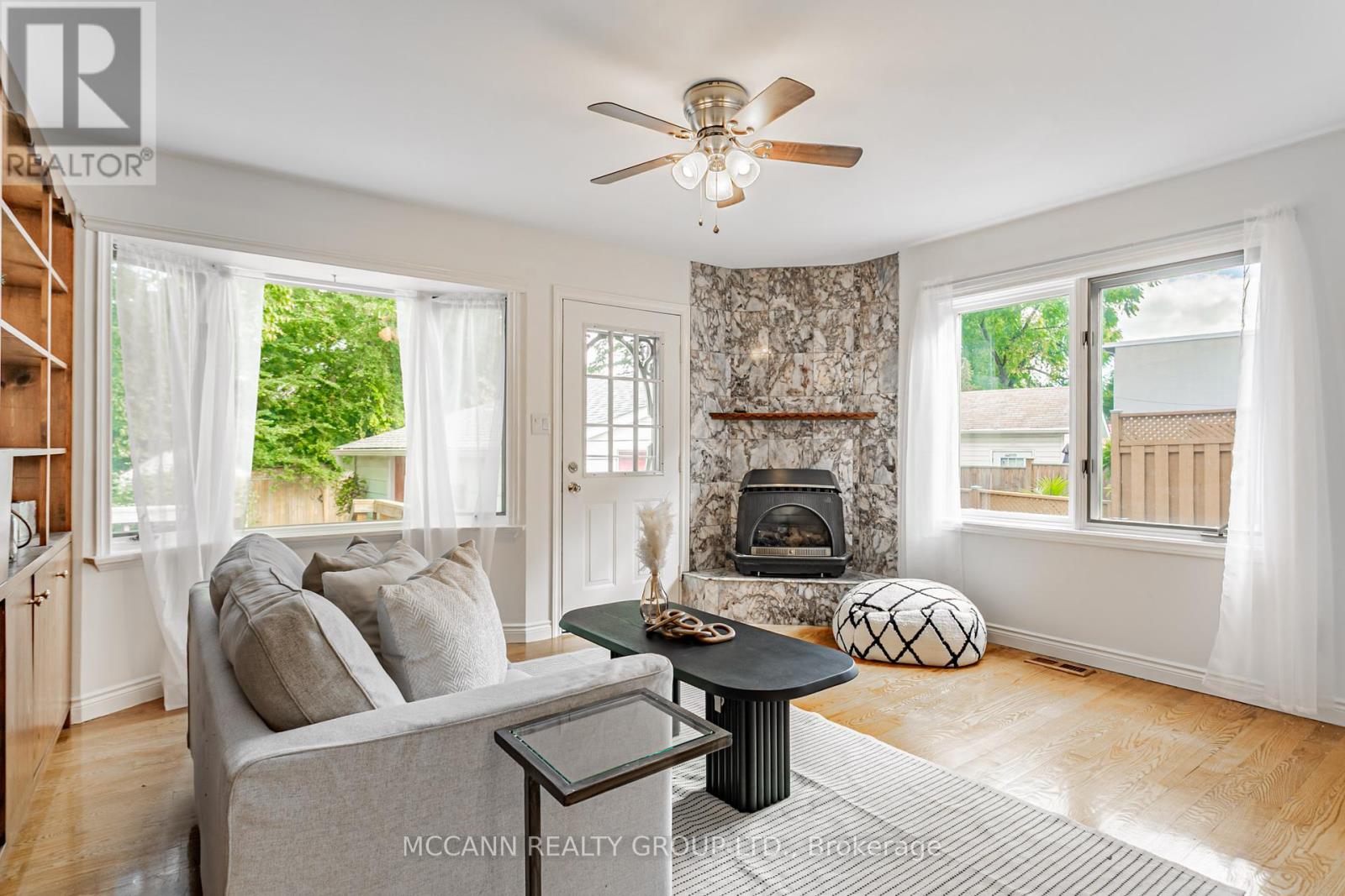 52 Thursfield Crescent, Toronto, Ontario  M4G 2N5 - Photo 14 - C12459938