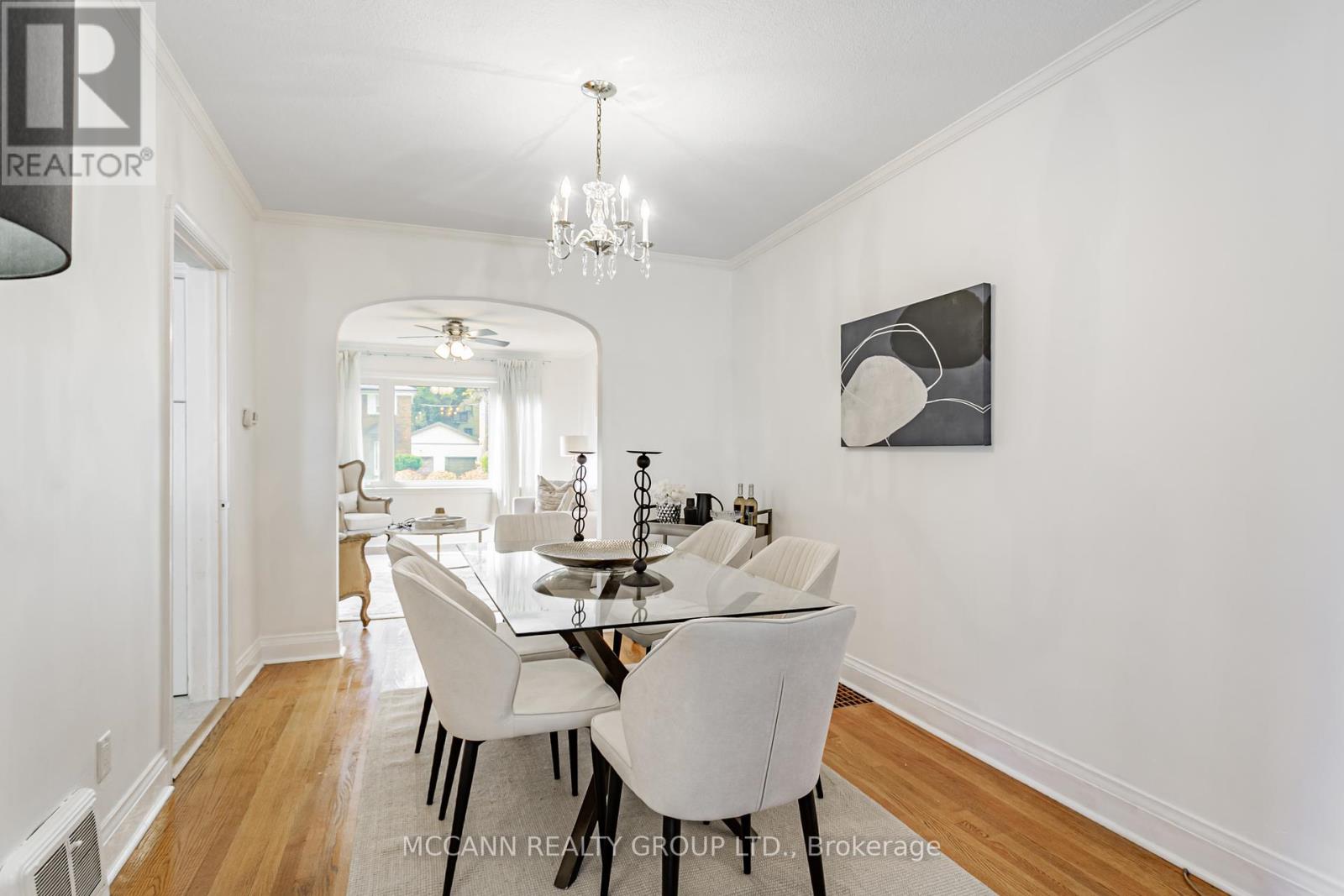 52 Thursfield Crescent, Toronto, Ontario  M4G 2N5 - Photo 19 - C12459938