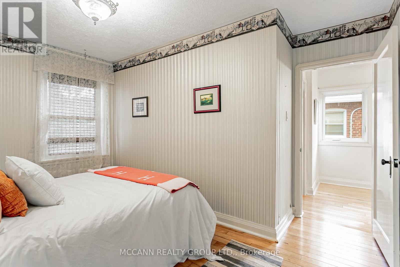 52 Thursfield Crescent, Toronto, Ontario  M4G 2N5 - Photo 25 - C12459938