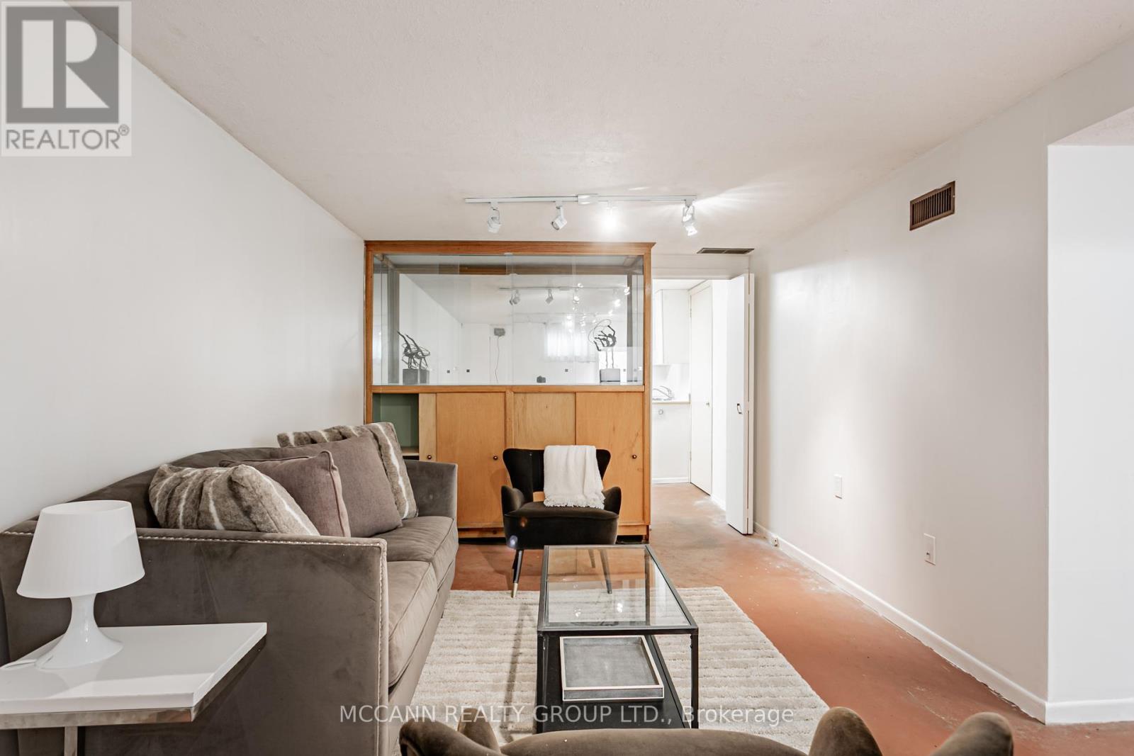 52 Thursfield Crescent, Toronto, Ontario  M4G 2N5 - Photo 31 - C12459938