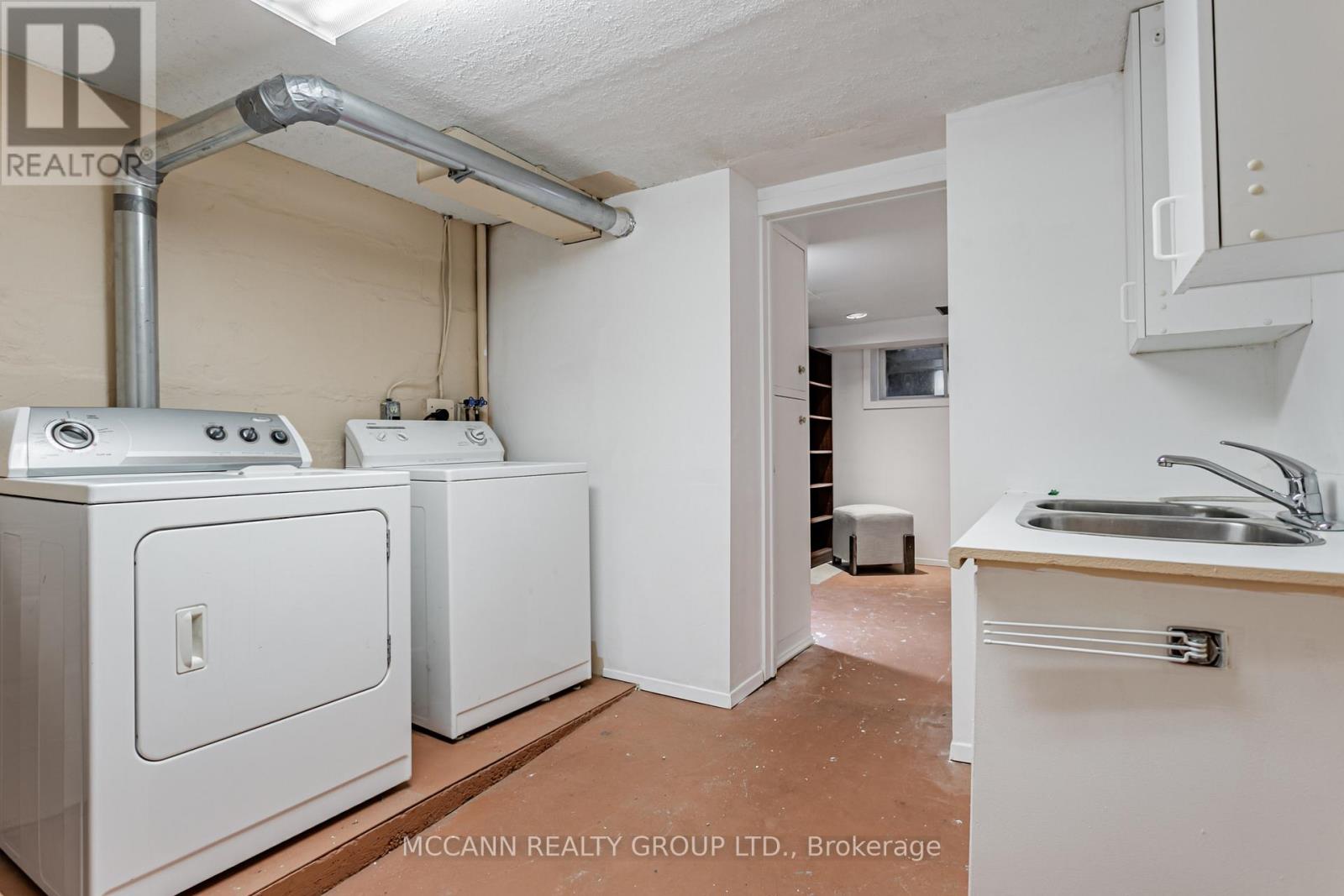 52 Thursfield Crescent, Toronto, Ontario  M4G 2N5 - Photo 33 - C12459938