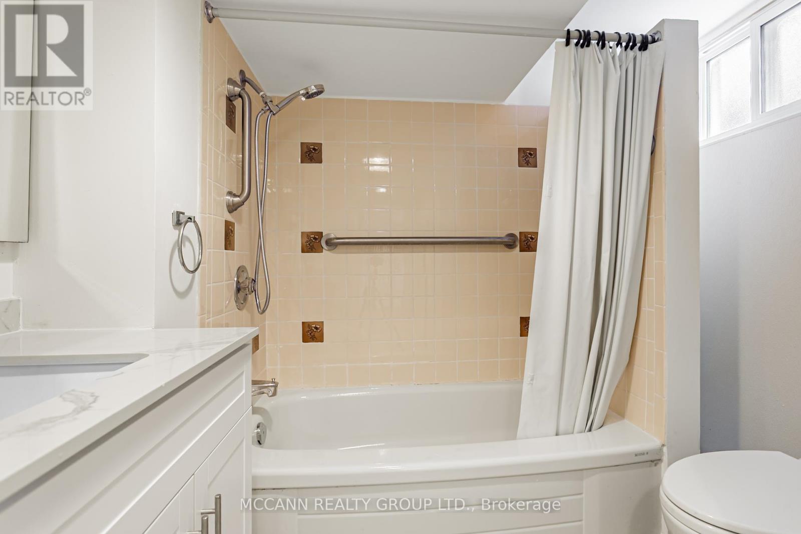 52 Thursfield Crescent, Toronto, Ontario  M4G 2N5 - Photo 38 - C12459938