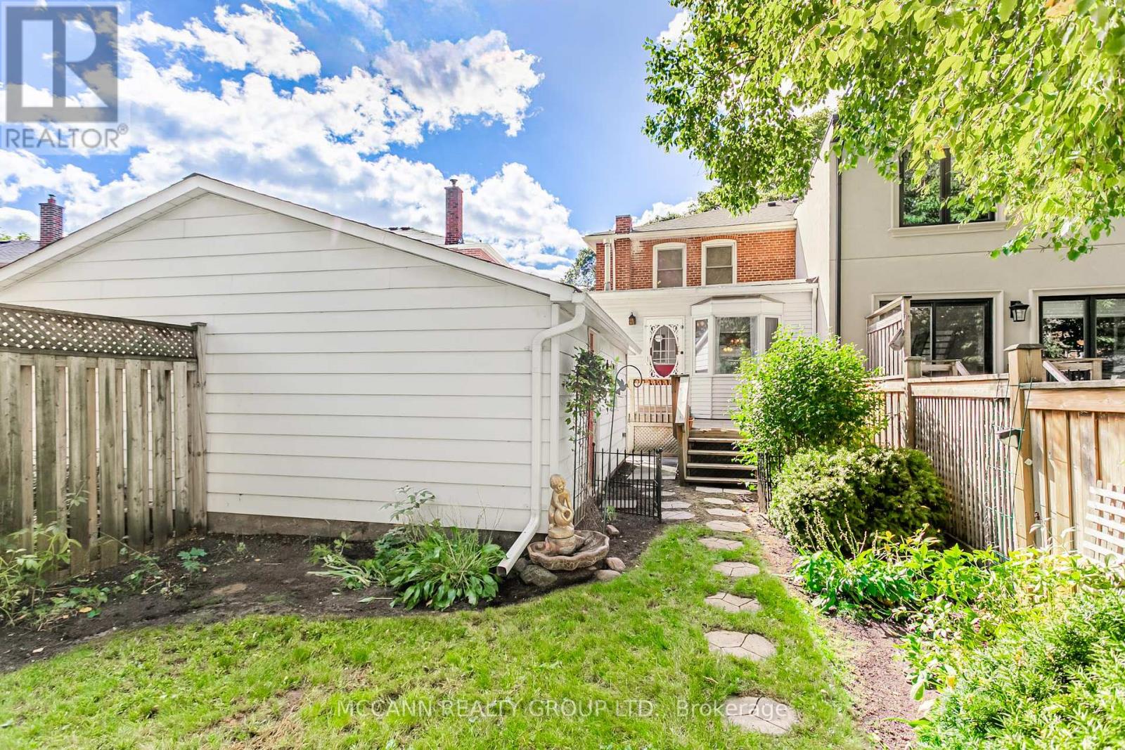 52 Thursfield Crescent, Toronto, Ontario  M4G 2N5 - Photo 42 - C12459938