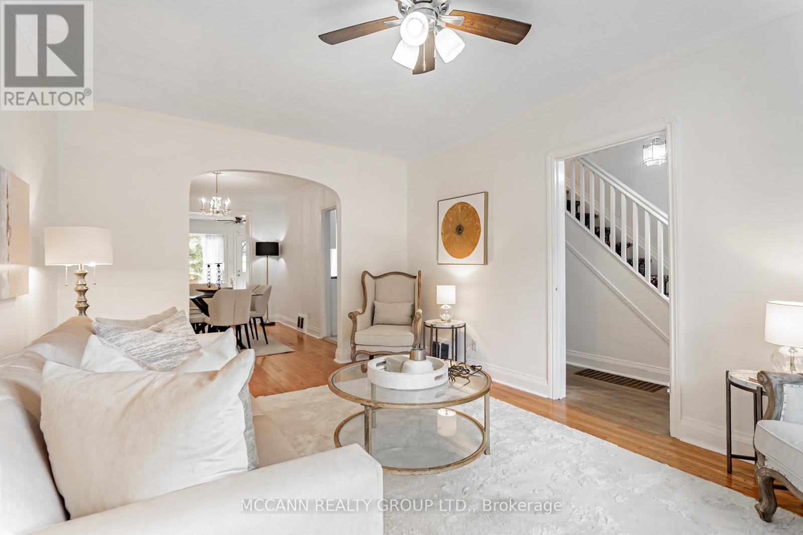 52 Thursfield Crescent, Toronto, Ontario  M4G 2N5 - Photo 7 - C12459938