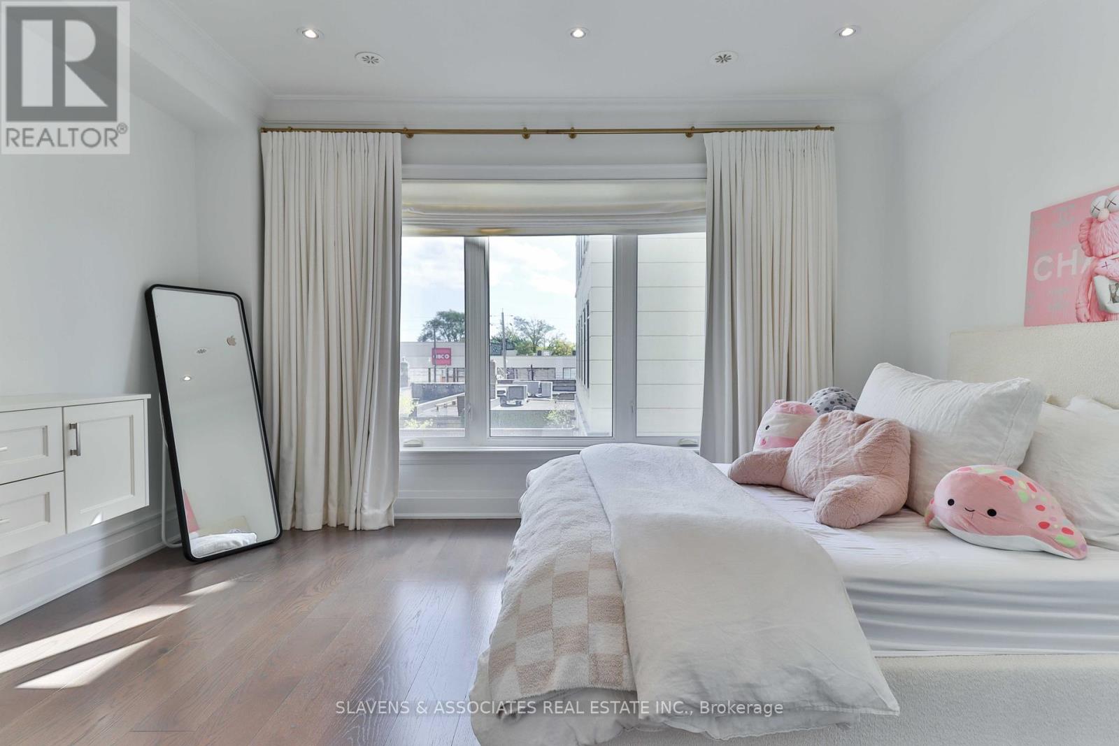 51b Burnaby Boulevard, Toronto, Ontario  M5N 1G3 - Photo 14 - C12459956