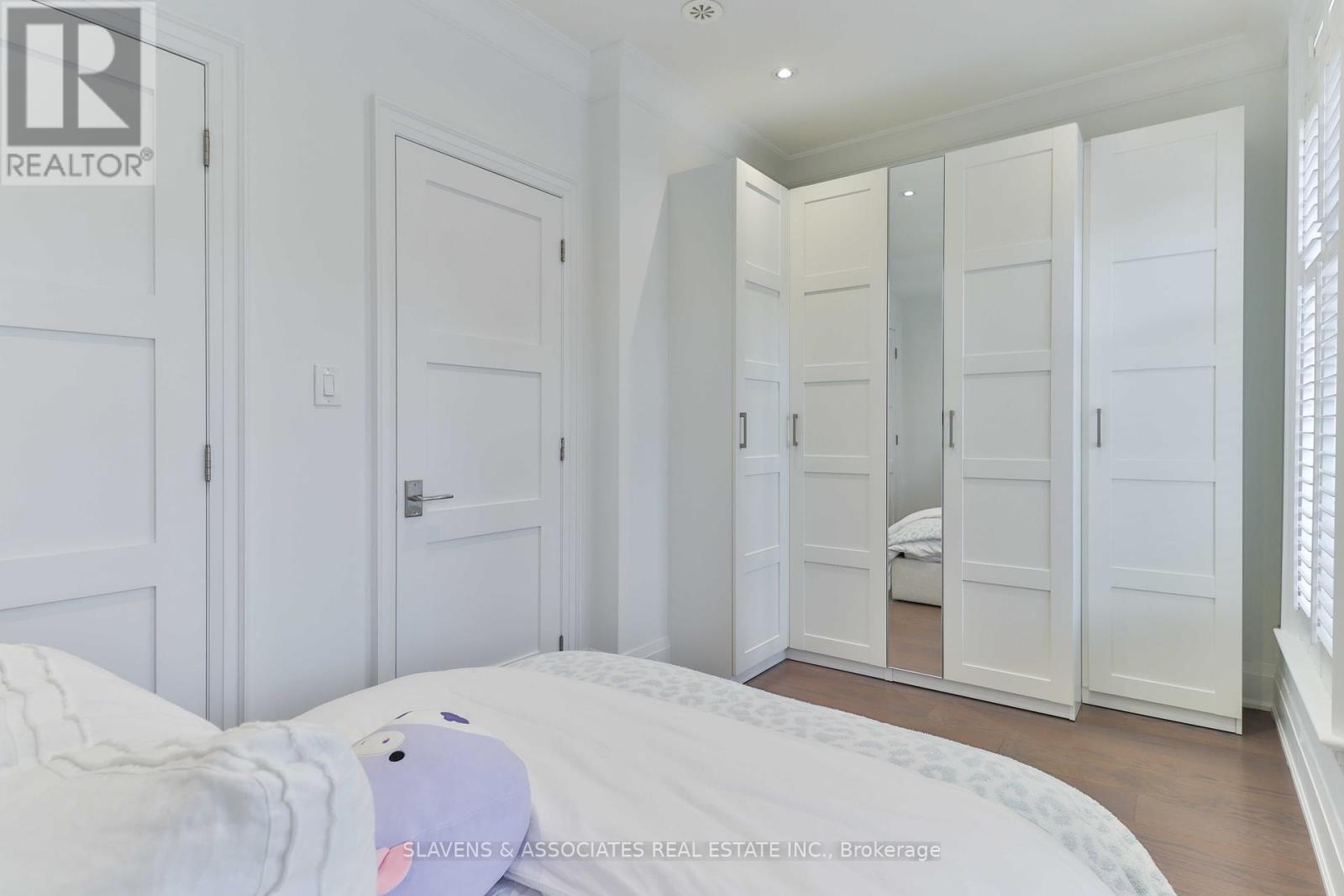 51b Burnaby Boulevard, Toronto, Ontario  M5N 1G3 - Photo 19 - C12459956
