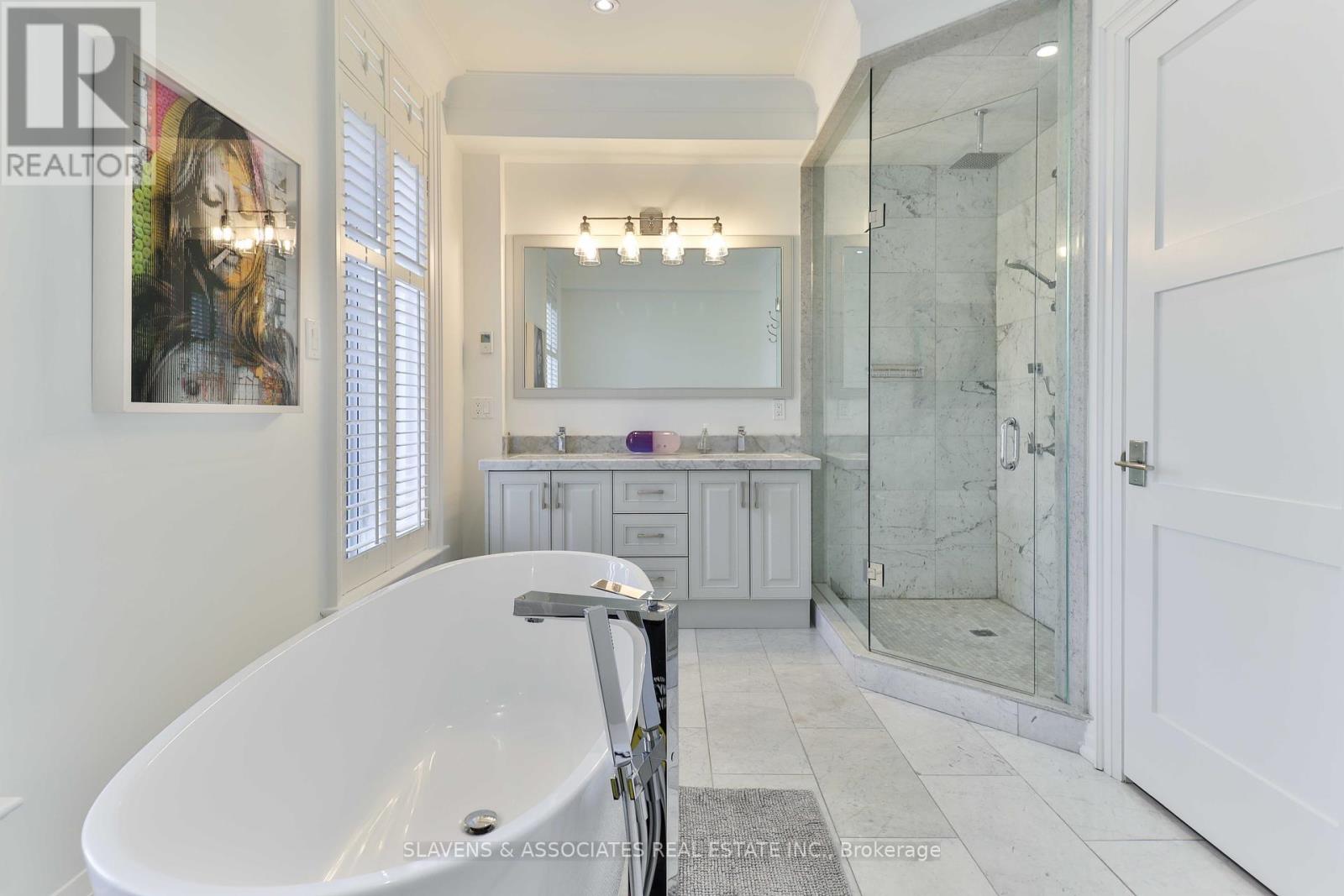51b Burnaby Boulevard, Toronto, Ontario  M5N 1G3 - Photo 24 - C12459956