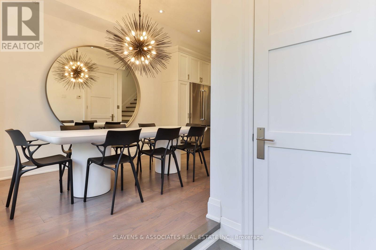 51b Burnaby Boulevard, Toronto, Ontario  M5N 1G3 - Photo 3 - C12459956