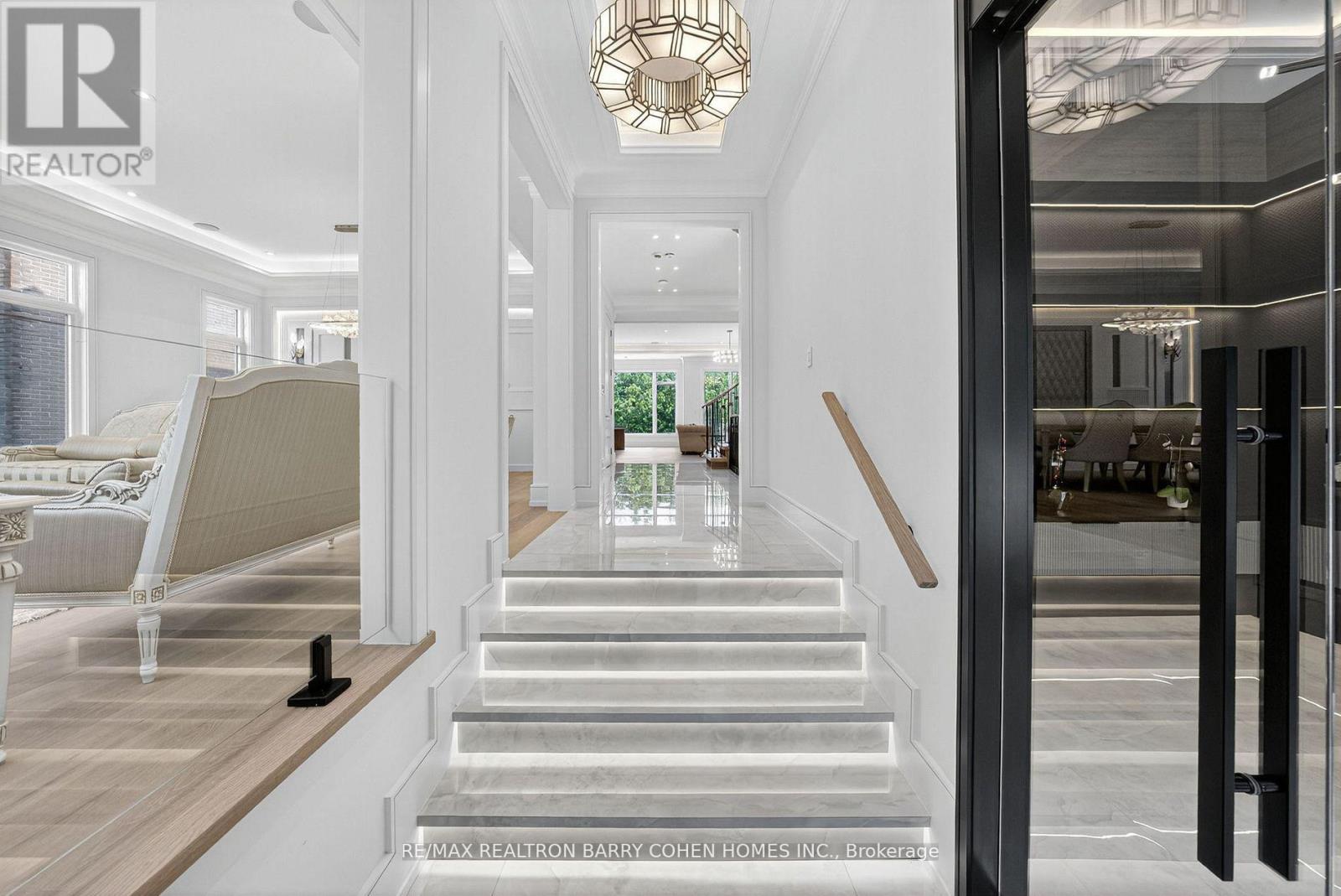 35 Foursome Crescent, Toronto (St. Andrew-Windfields), Ontario  M2P 1W1 - Photo 3 - C12459960