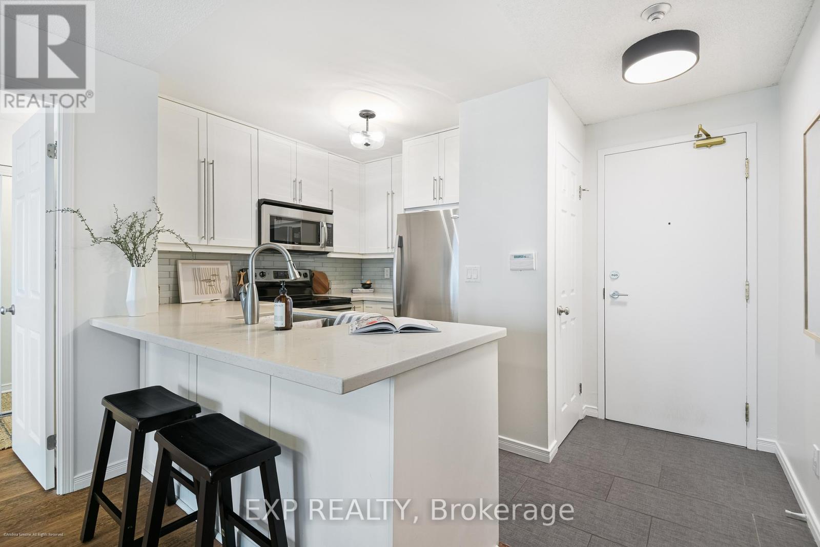 527 - 109 Front Street E, Toronto, Ontario  M5A 4P7 - Photo 2 - C12459983