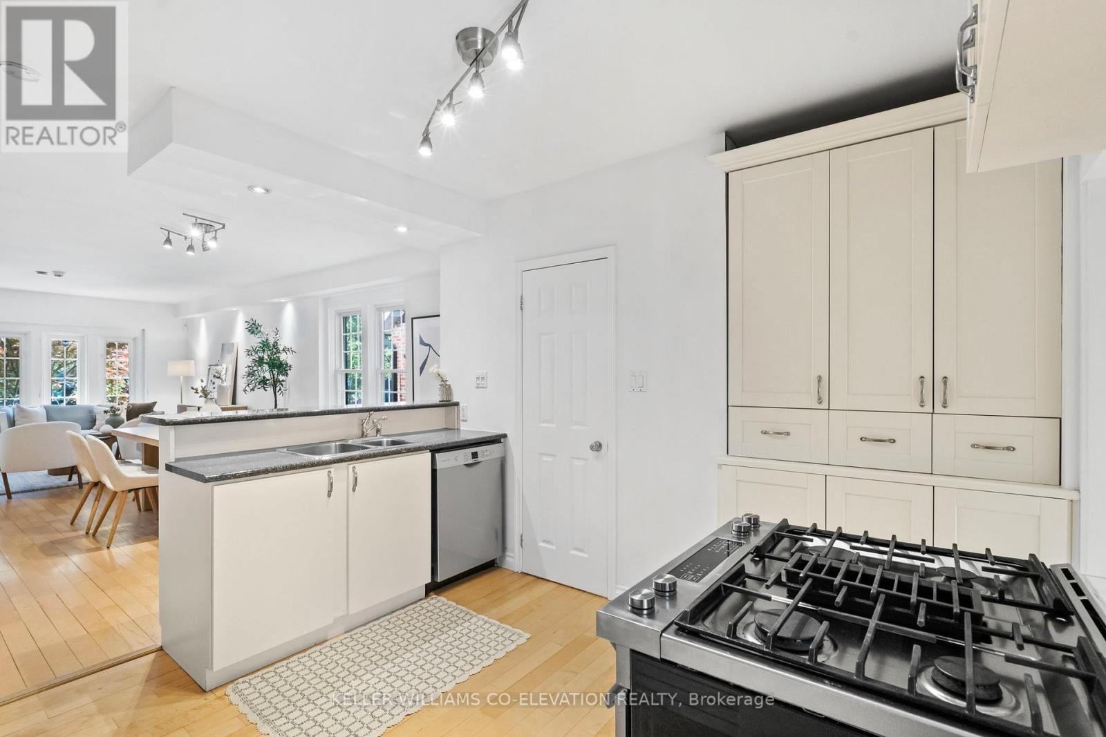 26 Cambridge Avenue, Toronto (Playter Estates-Danforth), Ontario  M4K 2L1 - Photo 16 - E12459940