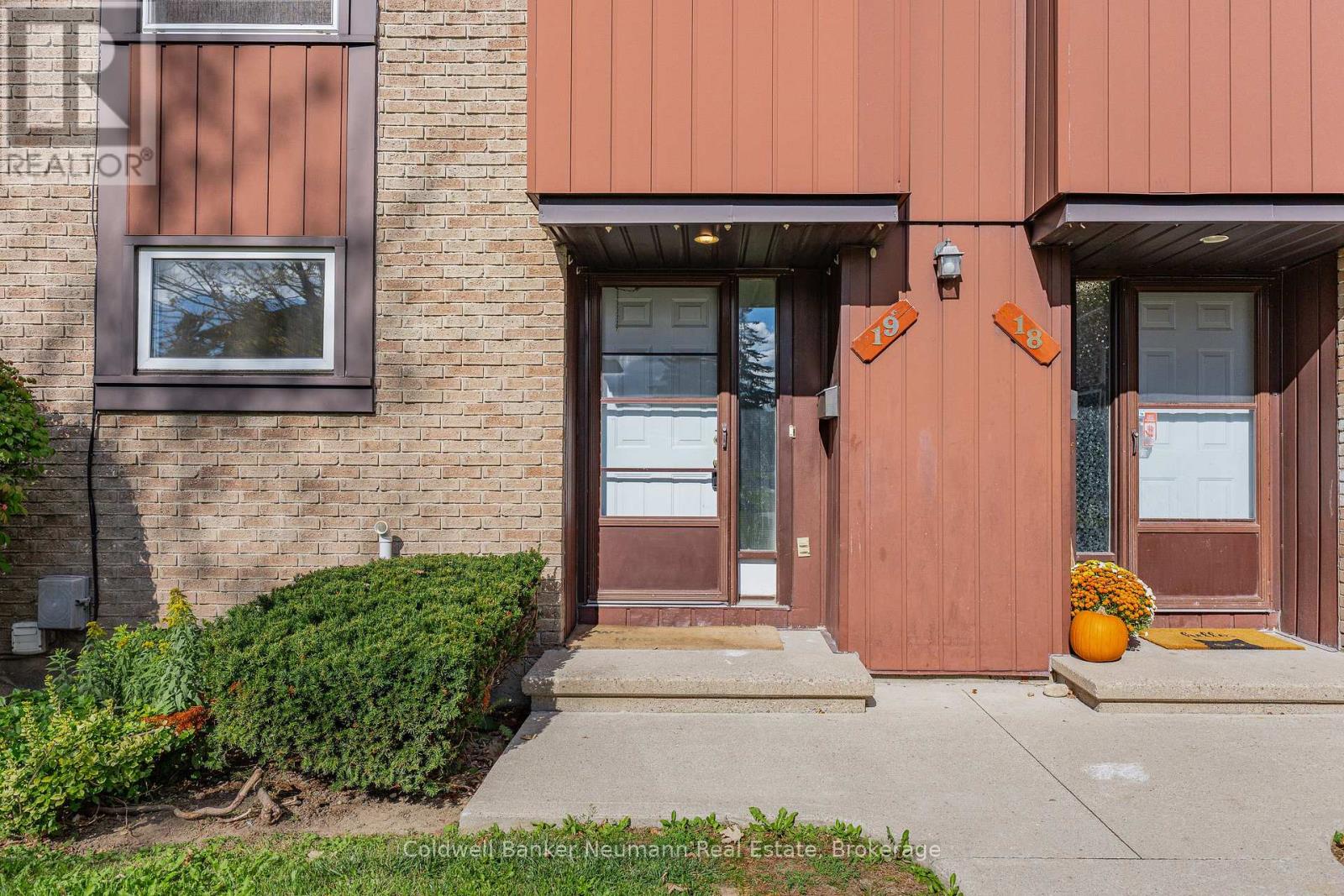 19 - 539 Willow Road, Guelph, Ontario  N1H 7G3 - Photo 2 - X12460190