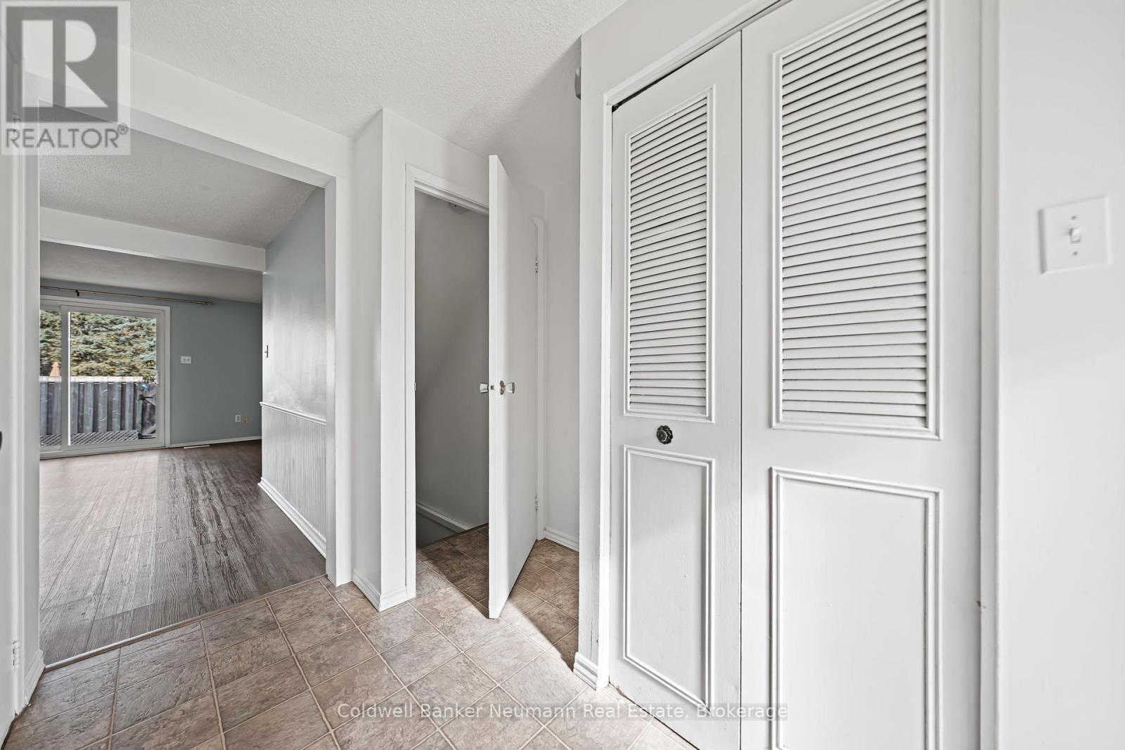 19 - 539 Willow Road, Guelph, Ontario  N1H 7G3 - Photo 5 - X12460190