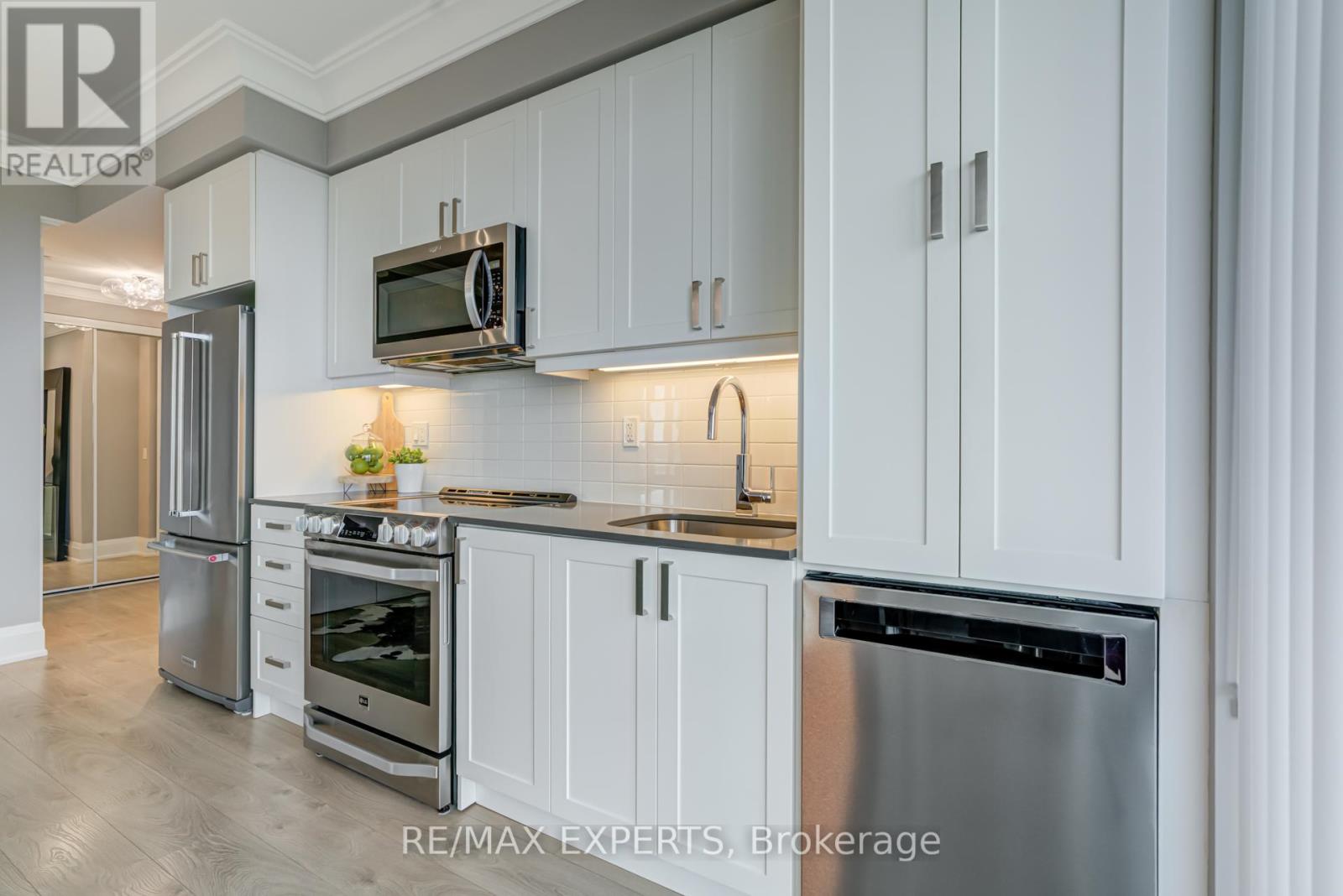2106 - 7895 Jane Street, Vaughan (Concord), Ontario  L4K 0K2 - Photo 15 - N12459930