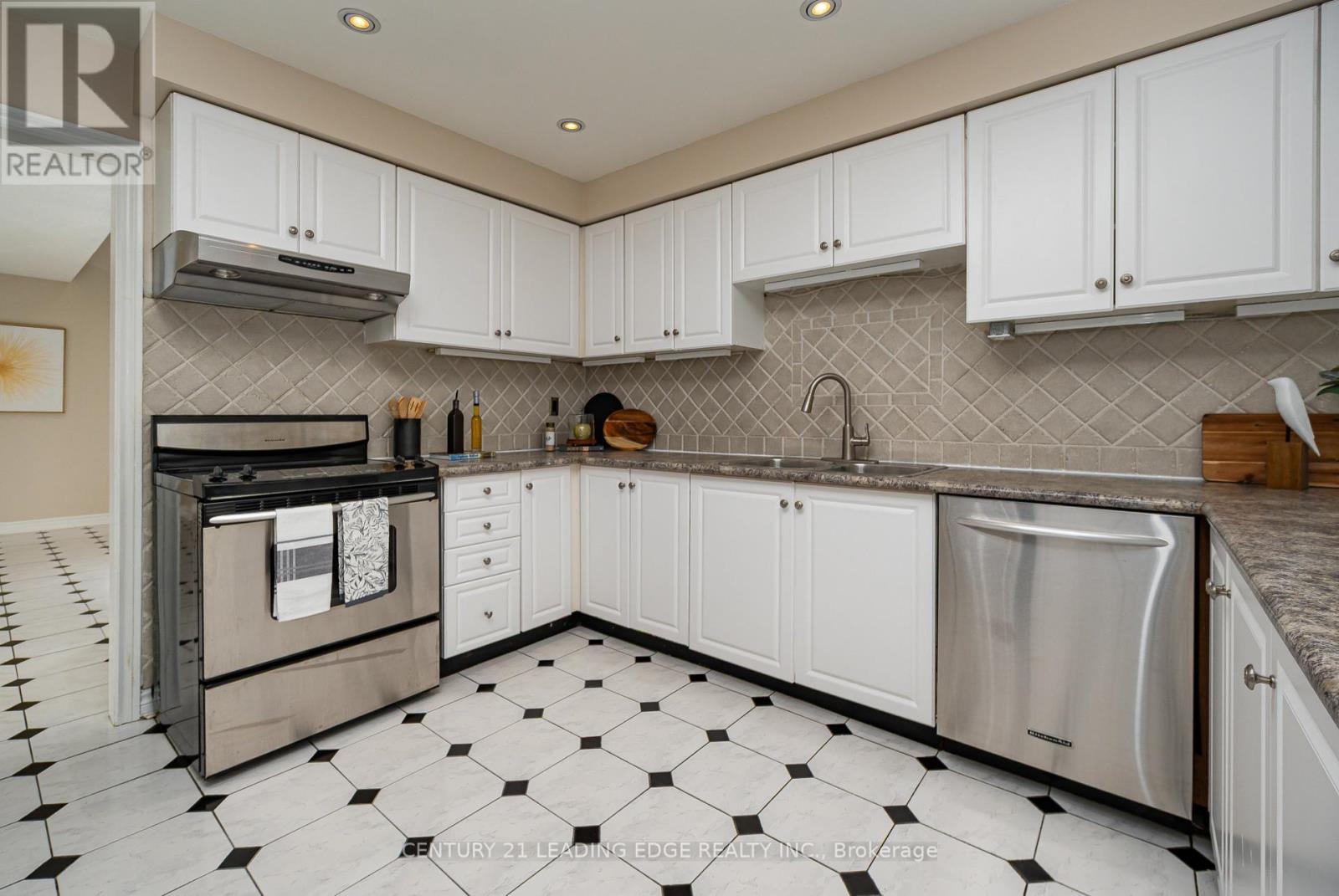 7 Delancey Crescent, Markham (Markville), Ontario  L3P 7C9 - Photo 14 - N12459969