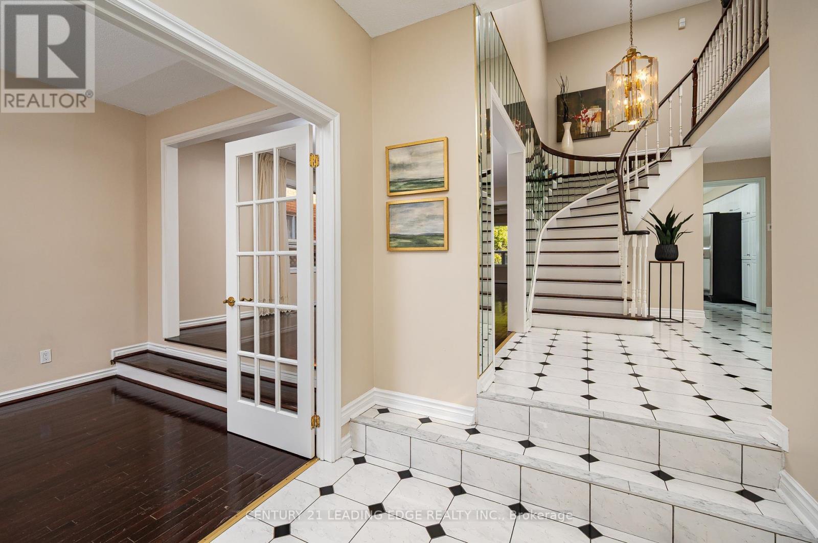 7 Delancey Crescent, Markham (Markville), Ontario  L3P 7C9 - Photo 4 - N12459969