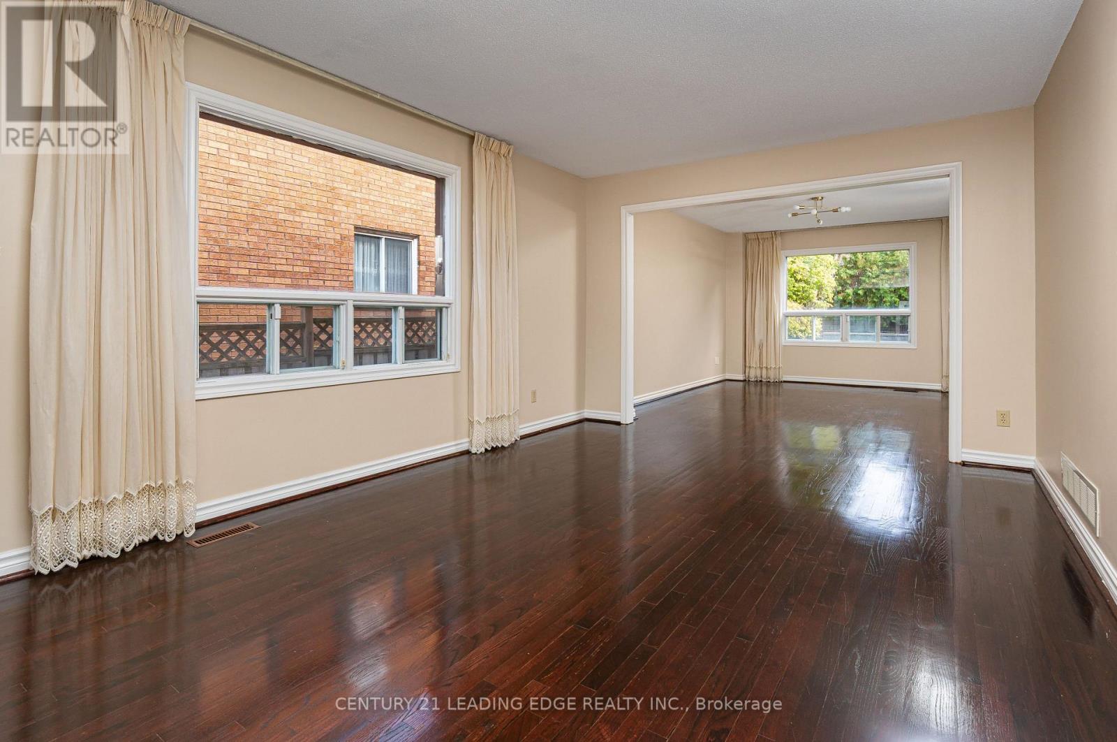 7 Delancey Crescent, Markham (Markville), Ontario  L3P 7C9 - Photo 8 - N12459969